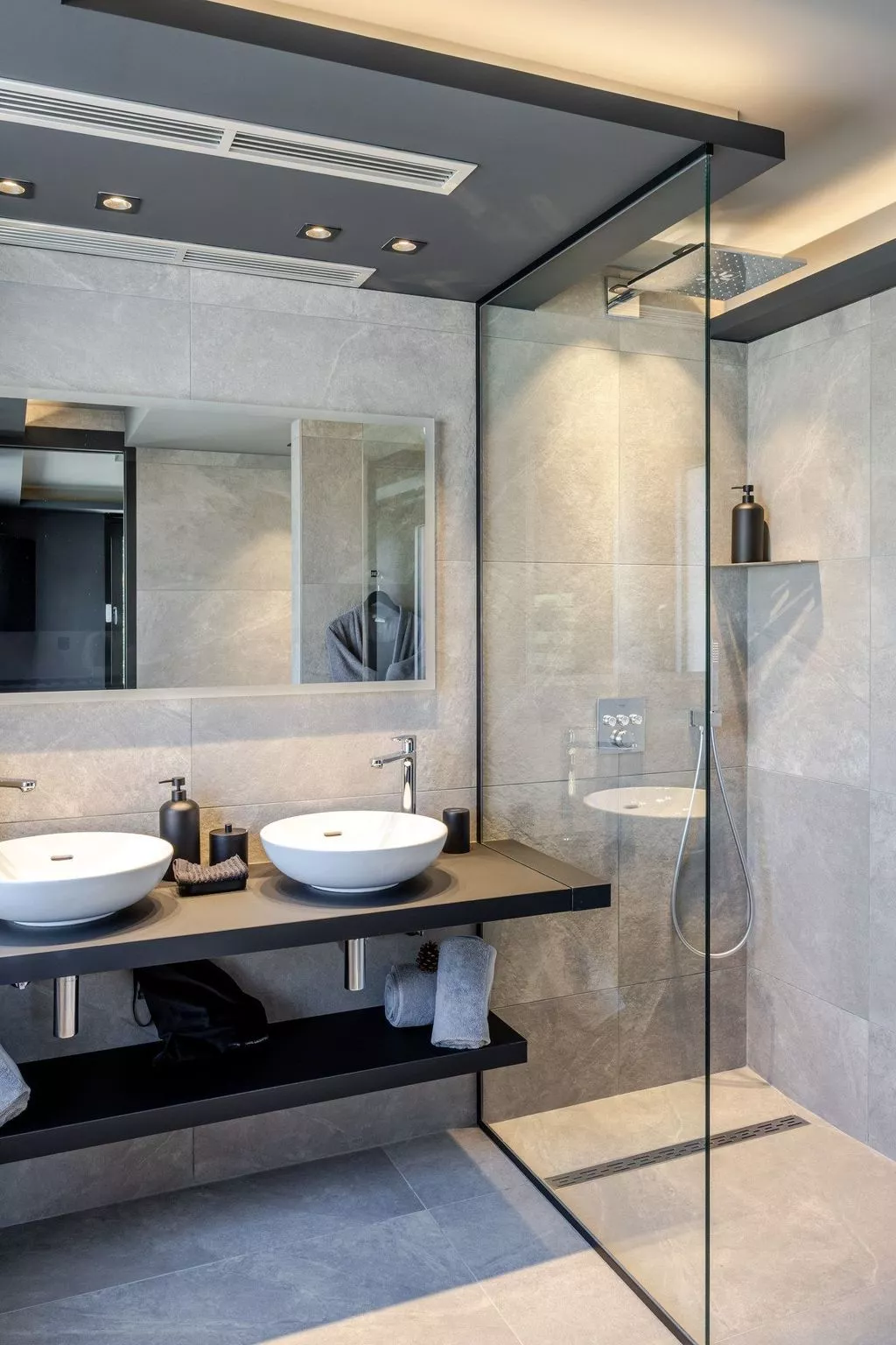 Loge aux Loups, Innenpool, Sauna, nahe am See-Image-tags.info