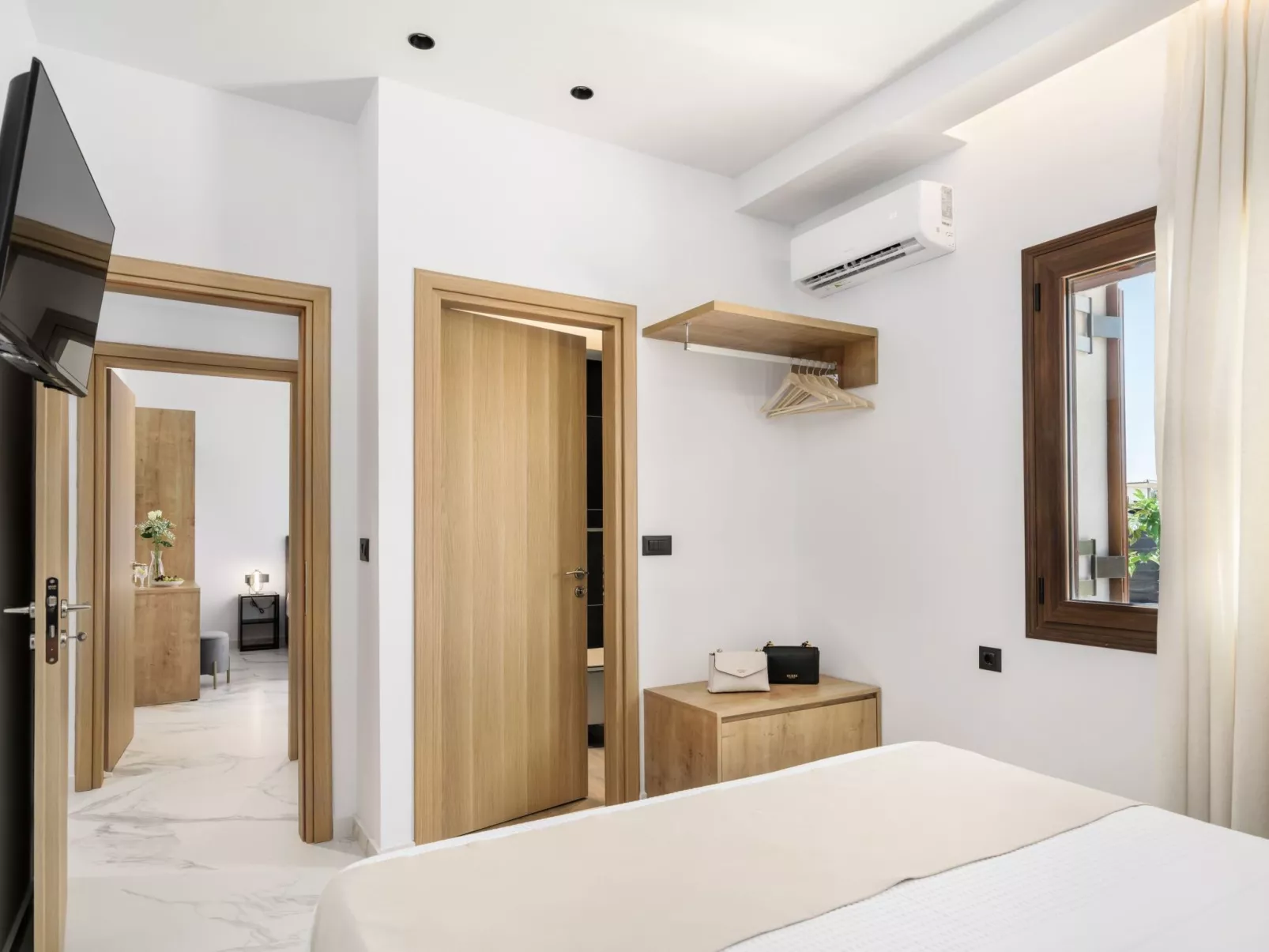 "Luna" mit Privatparkplatz-Binnen