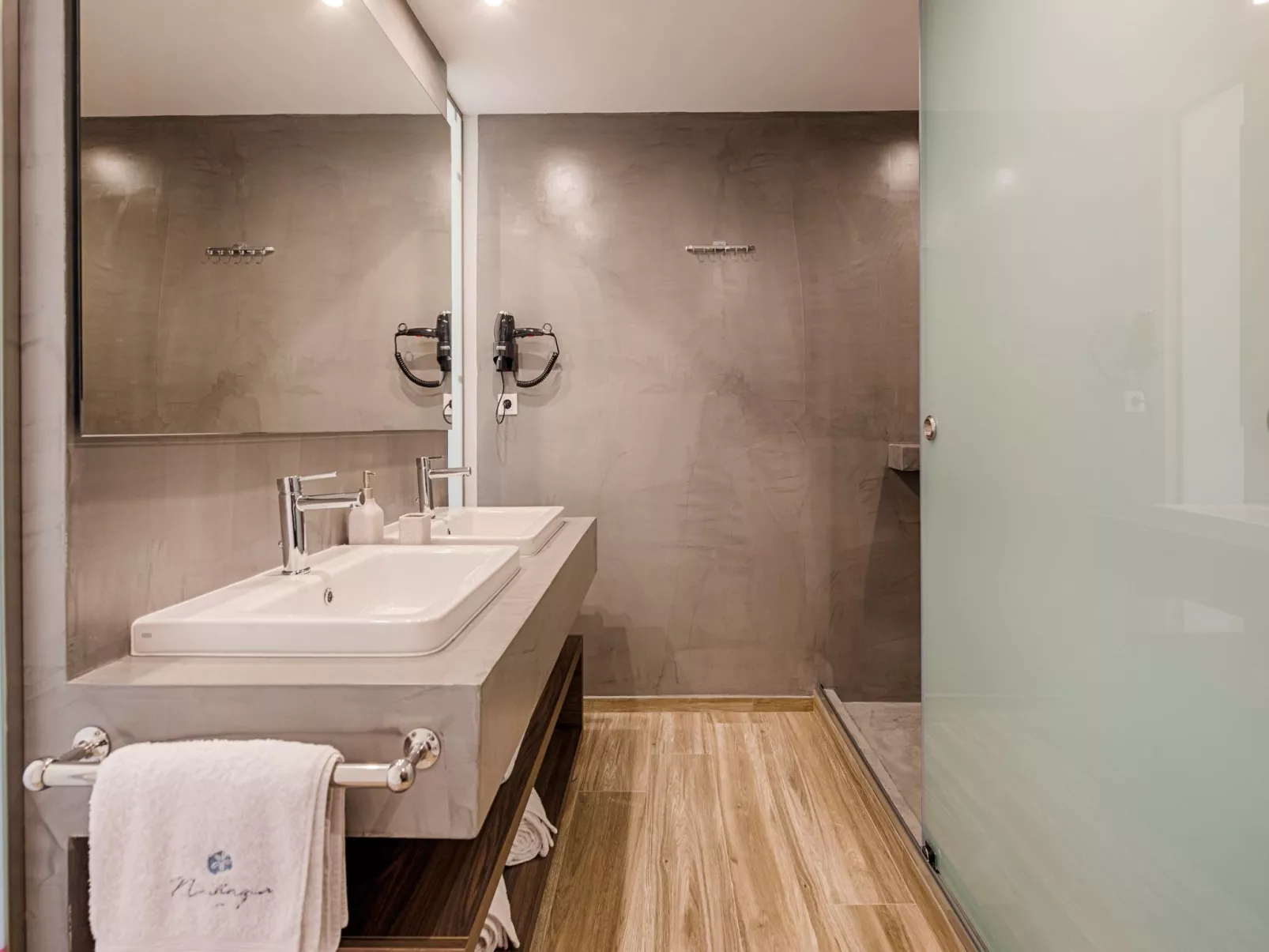 Nastazia Luxury Beach House-Image-tags.info