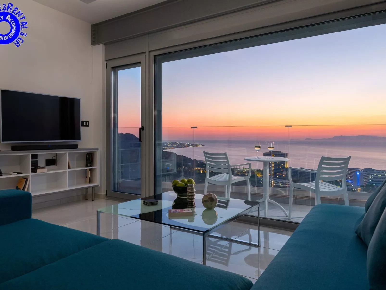 Rhodes Skyline Suites-Binnen