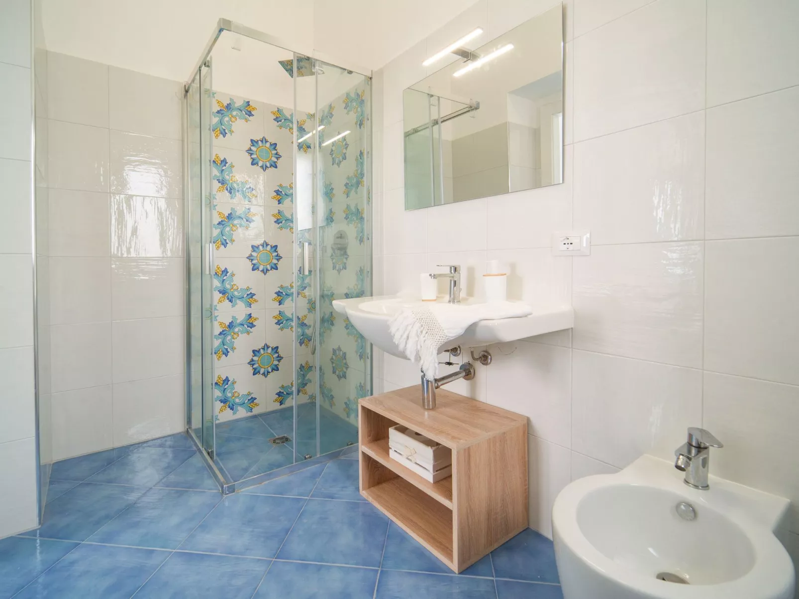 Zwei Einheiten, Luxus, Schwimmbad, Gemüsegarten-Image-tags.info