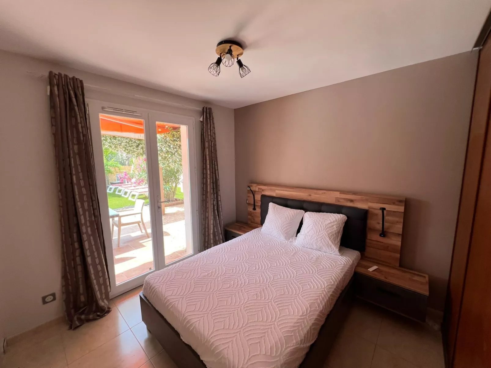 Villa 3 Schlafzimmer beheizter Pool privater Jacuzzi-Binnen