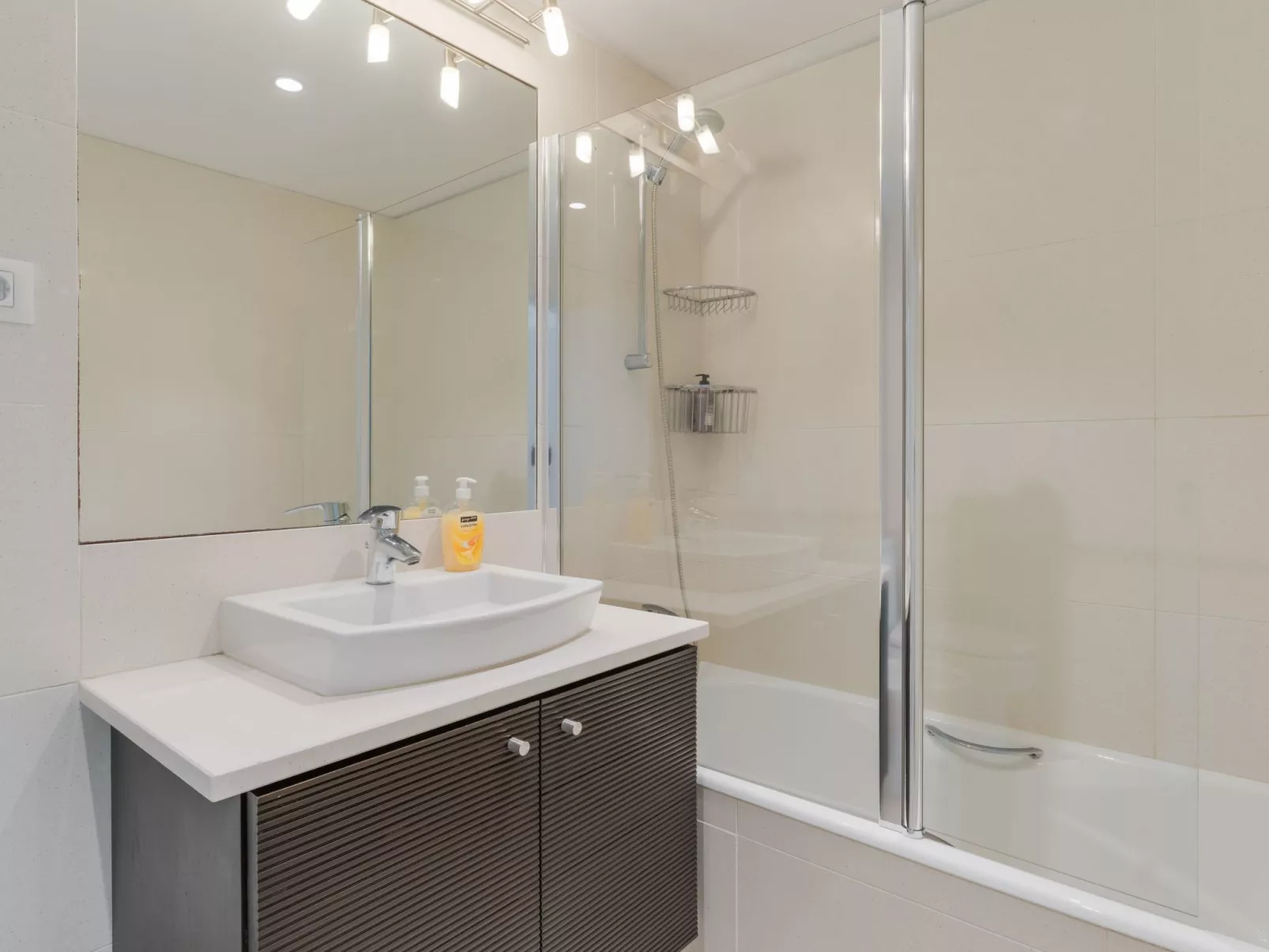 Wohnung "Anjo Wohnung Top Lage"-Image-tags.info