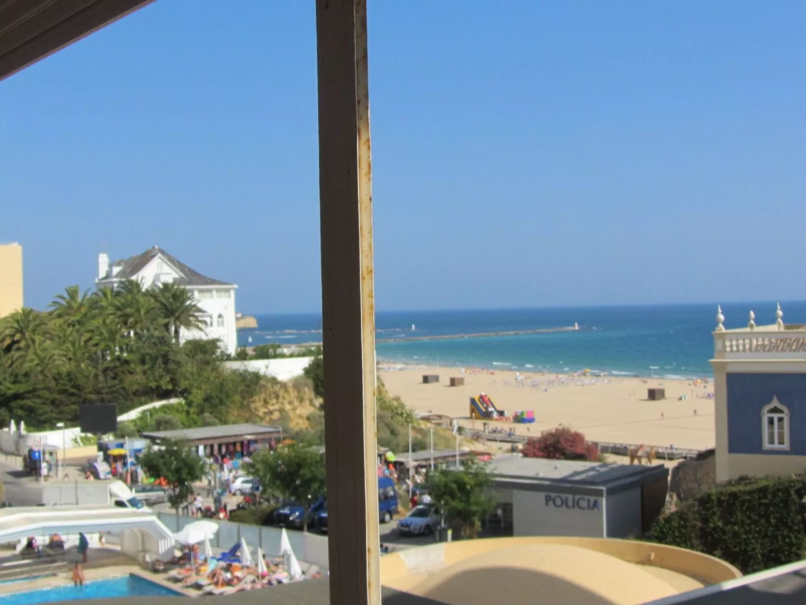 "Peixes" mit Blick auf das Wasser-Buiten