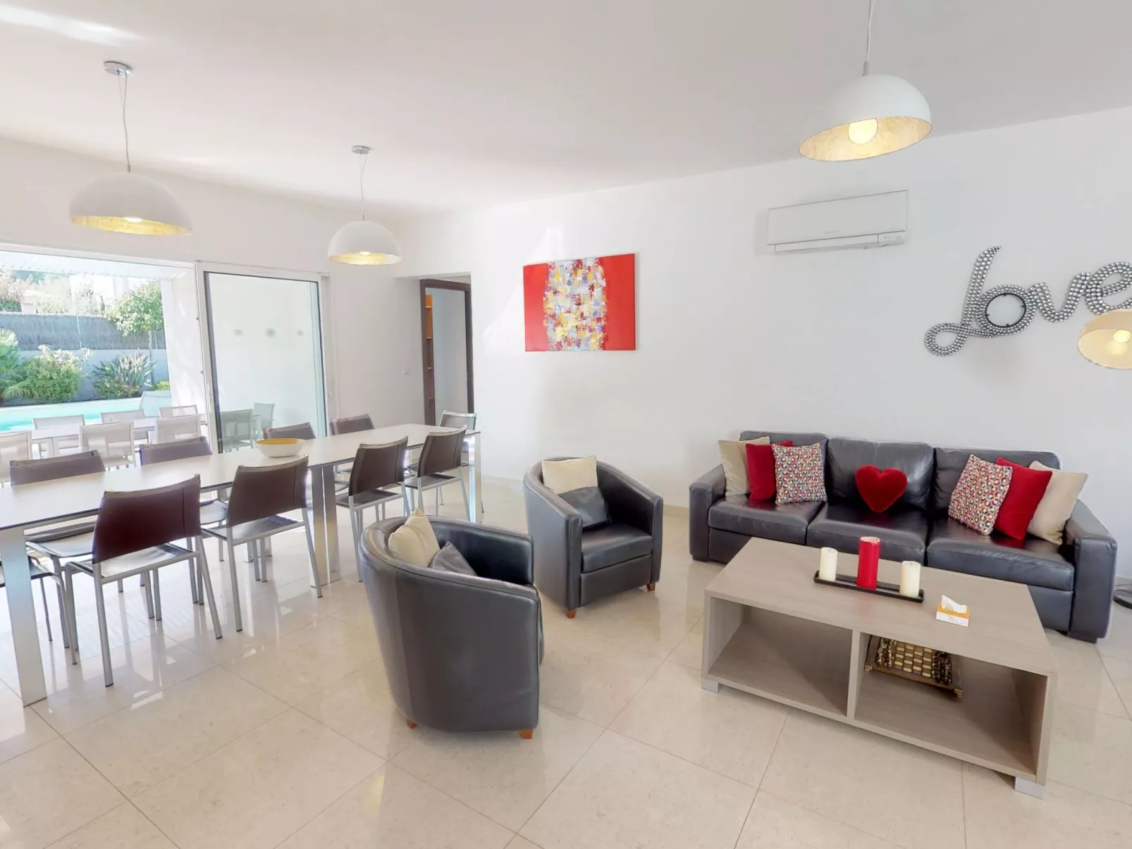 Villa mit 6 Schlafzimmern, privatem Pool Garten und Parkplatz-Image-tags.info