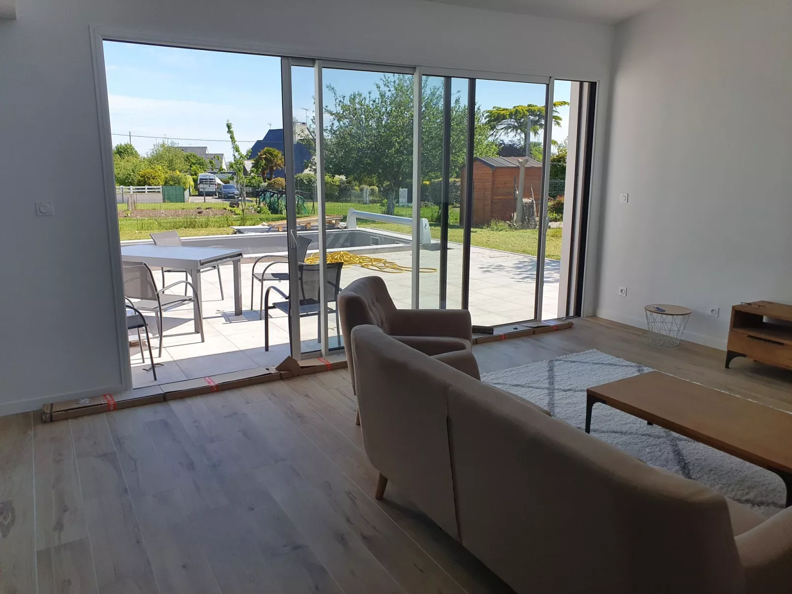 Neues Haus in Meeresnähe mit beheiztem Pool-Binnen