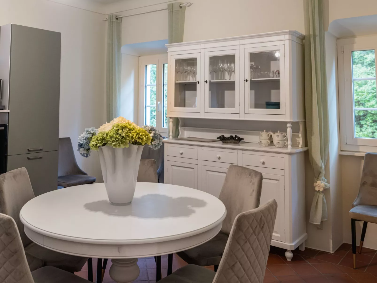 "Palazzo Branca" mit Blick auf den See.-Binnen