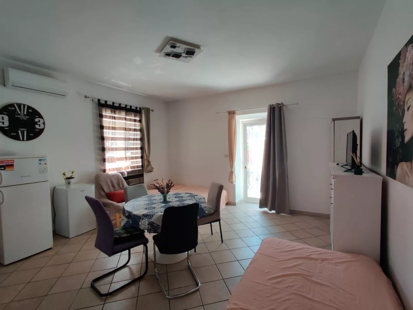 2 mit Parkplatz, Wifi, Ac-Binnen