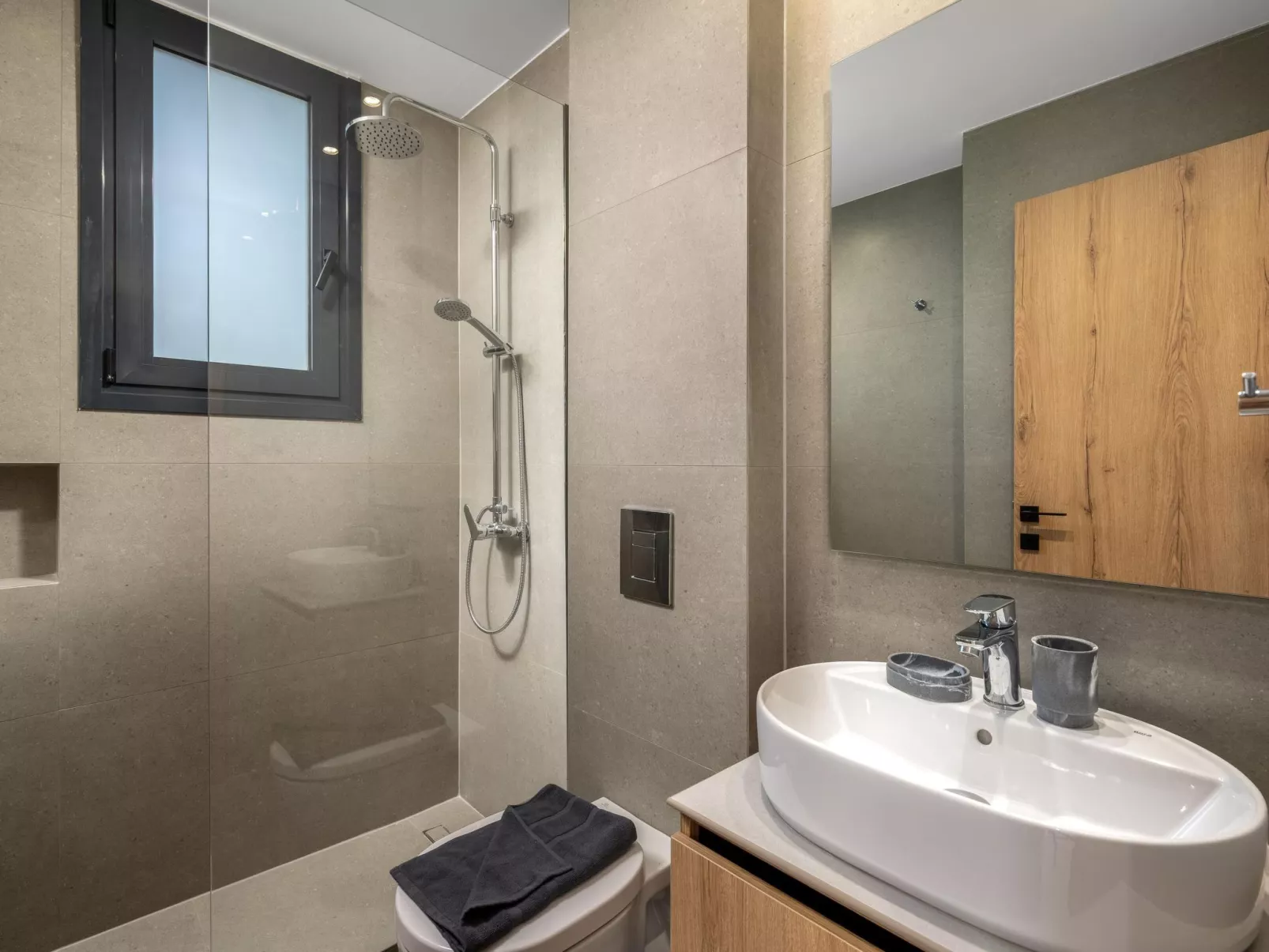 Villa Elesia-Image-tags.info