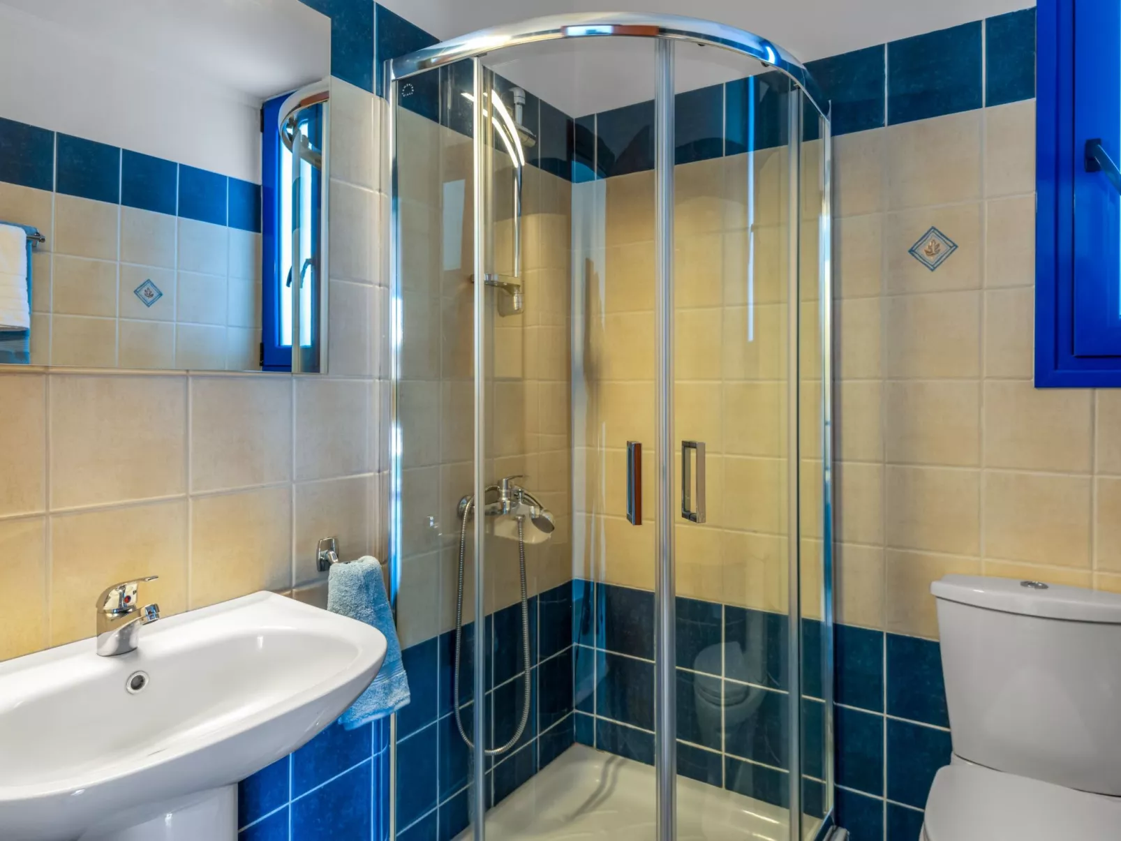 Blue Moon Villa mit tollem Pool-Binnen