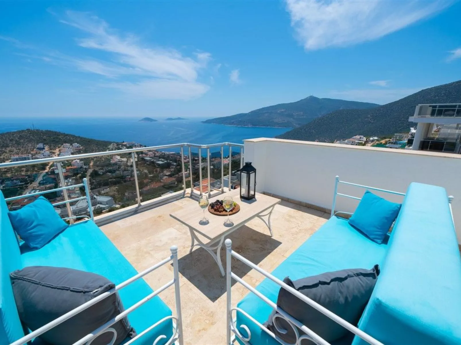 Villa Blueline mit Pool und Meerblick, im Zentrum-Binnen