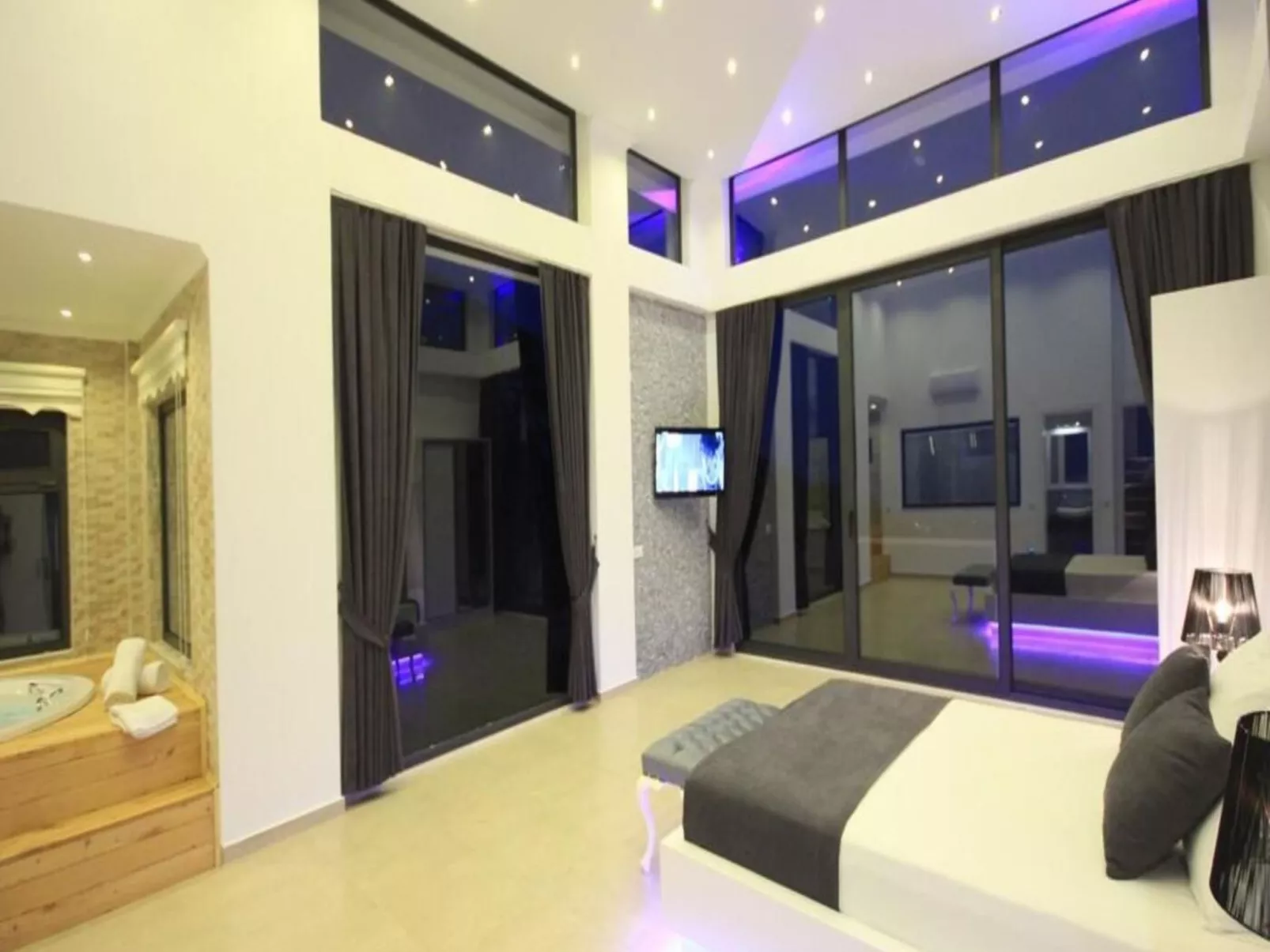 Villa mit Blick auf das Tal-Binnen