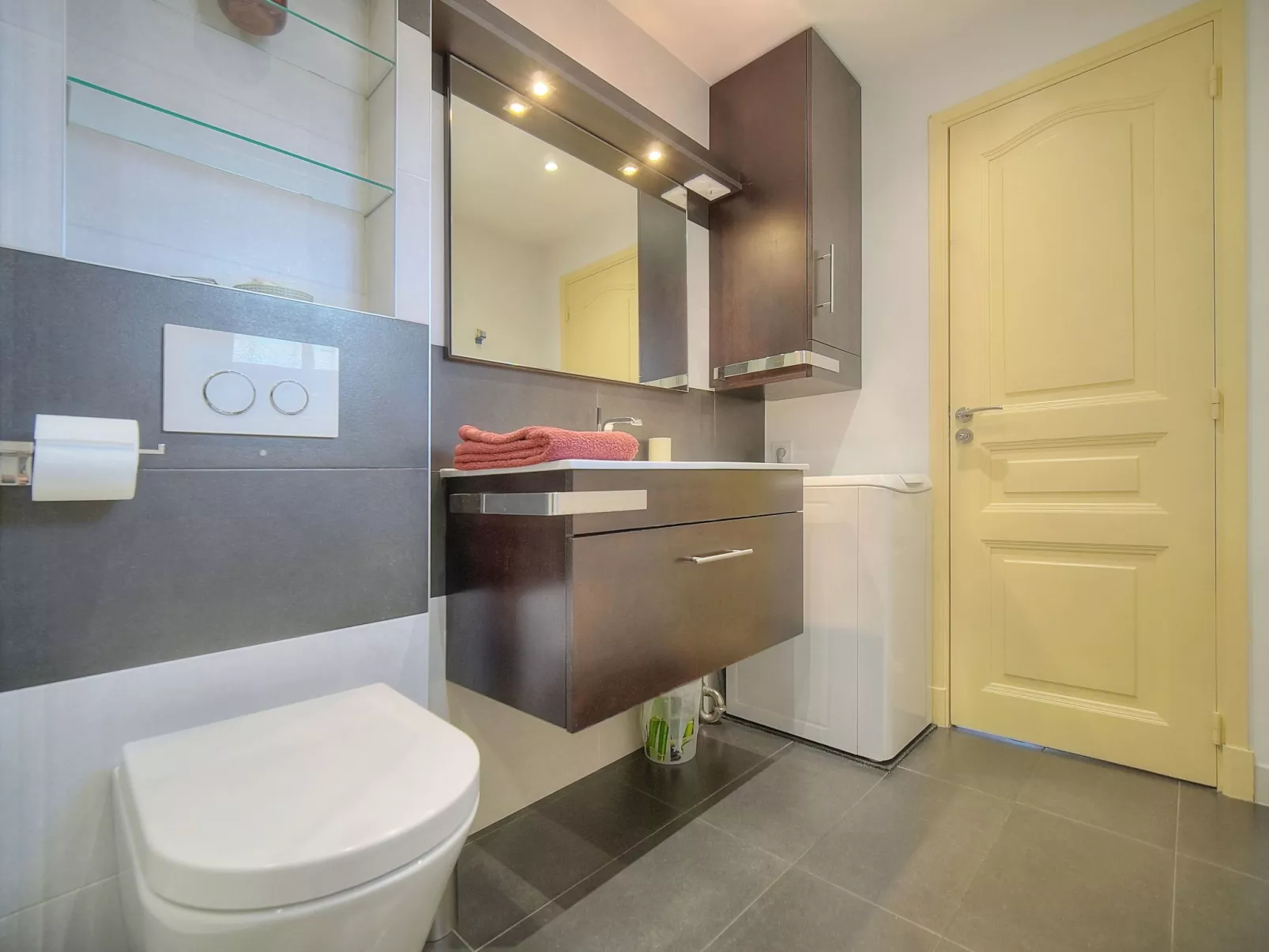 Loftartige Wohnung in ruhiger Lage in Cannes-Binnen