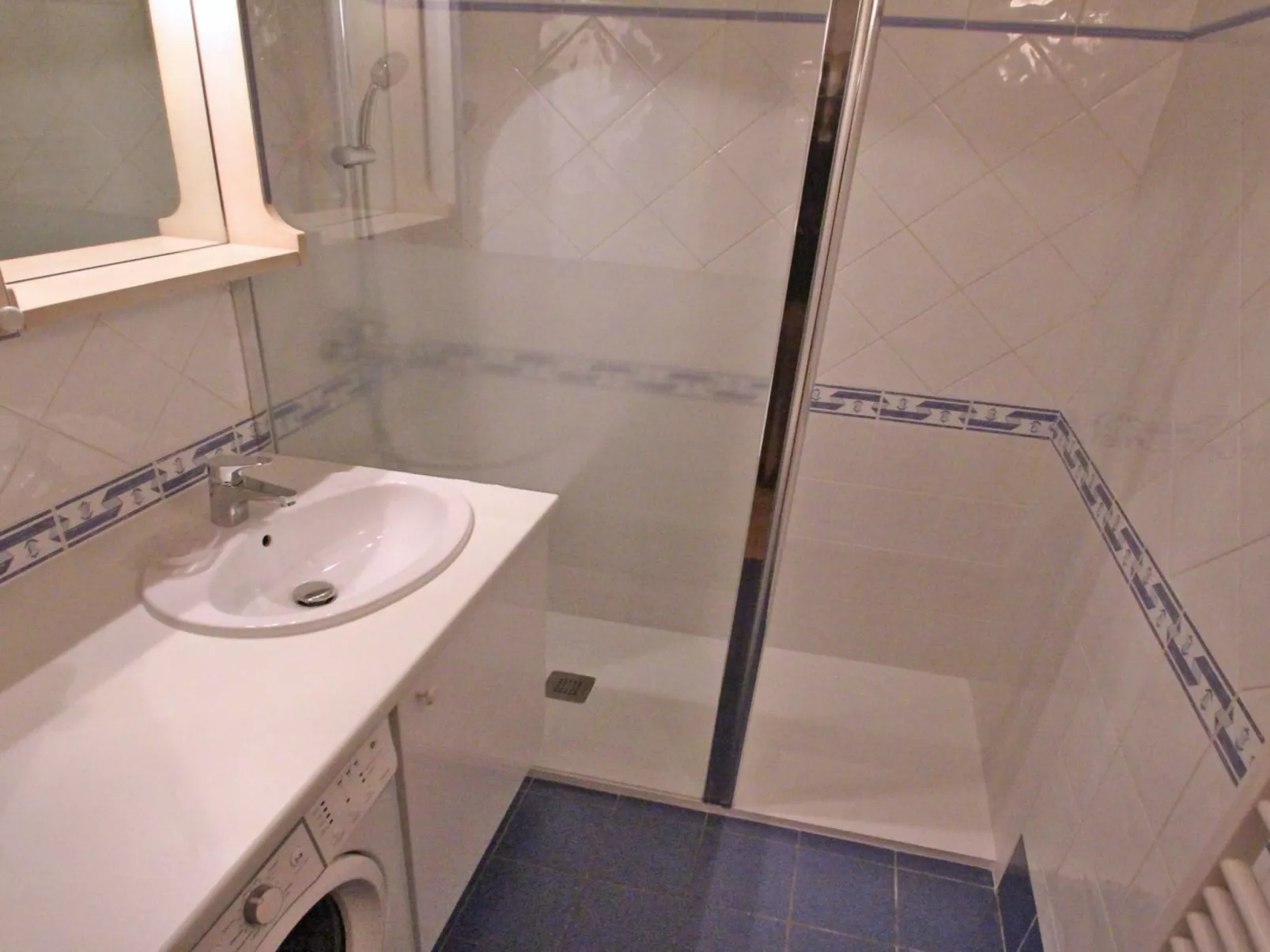 Port Marine 11B mit Pool-Image-tags.info