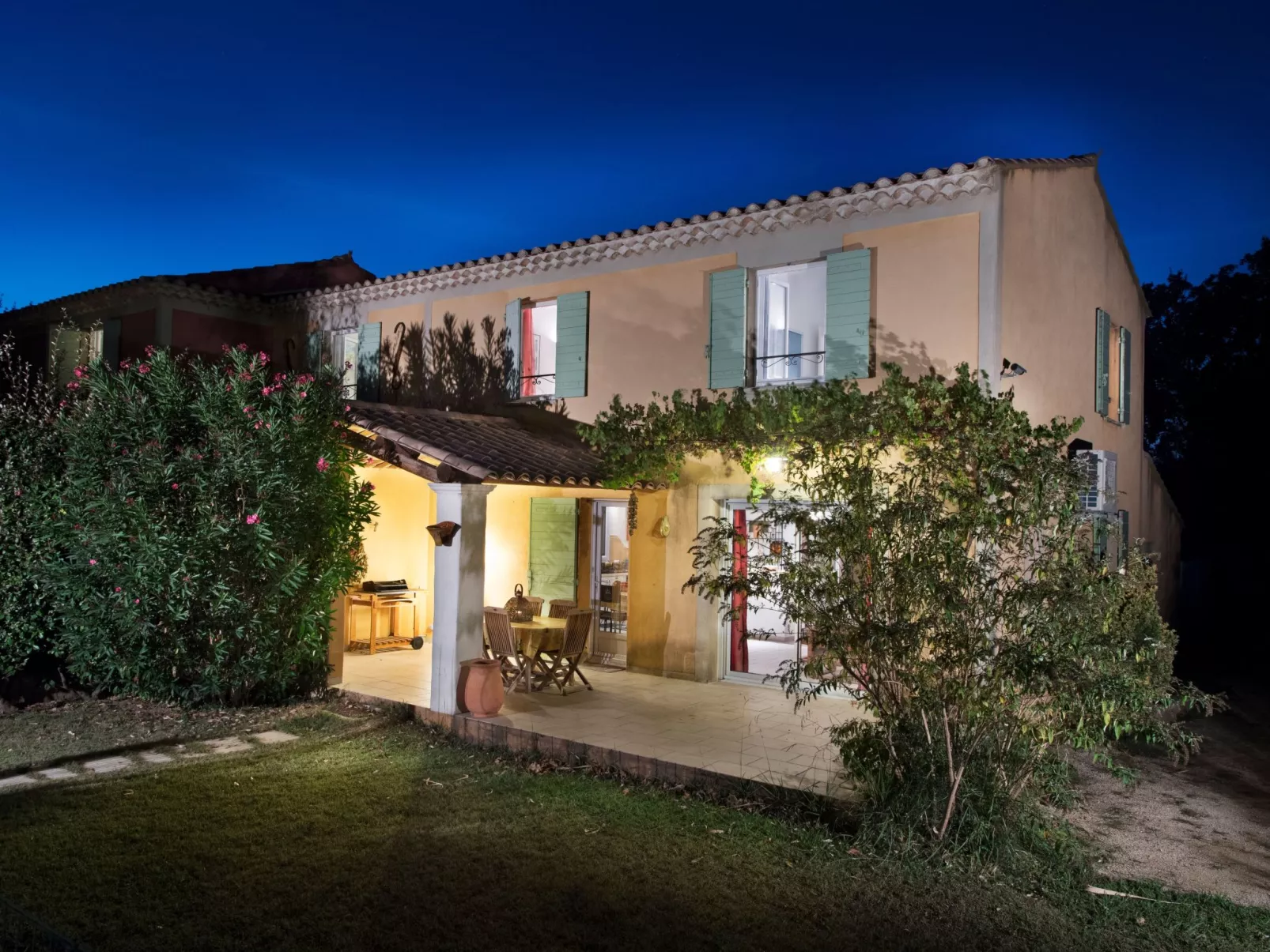 Die Gîtes de Bel-Air im Luberon in der Provence-Buiten