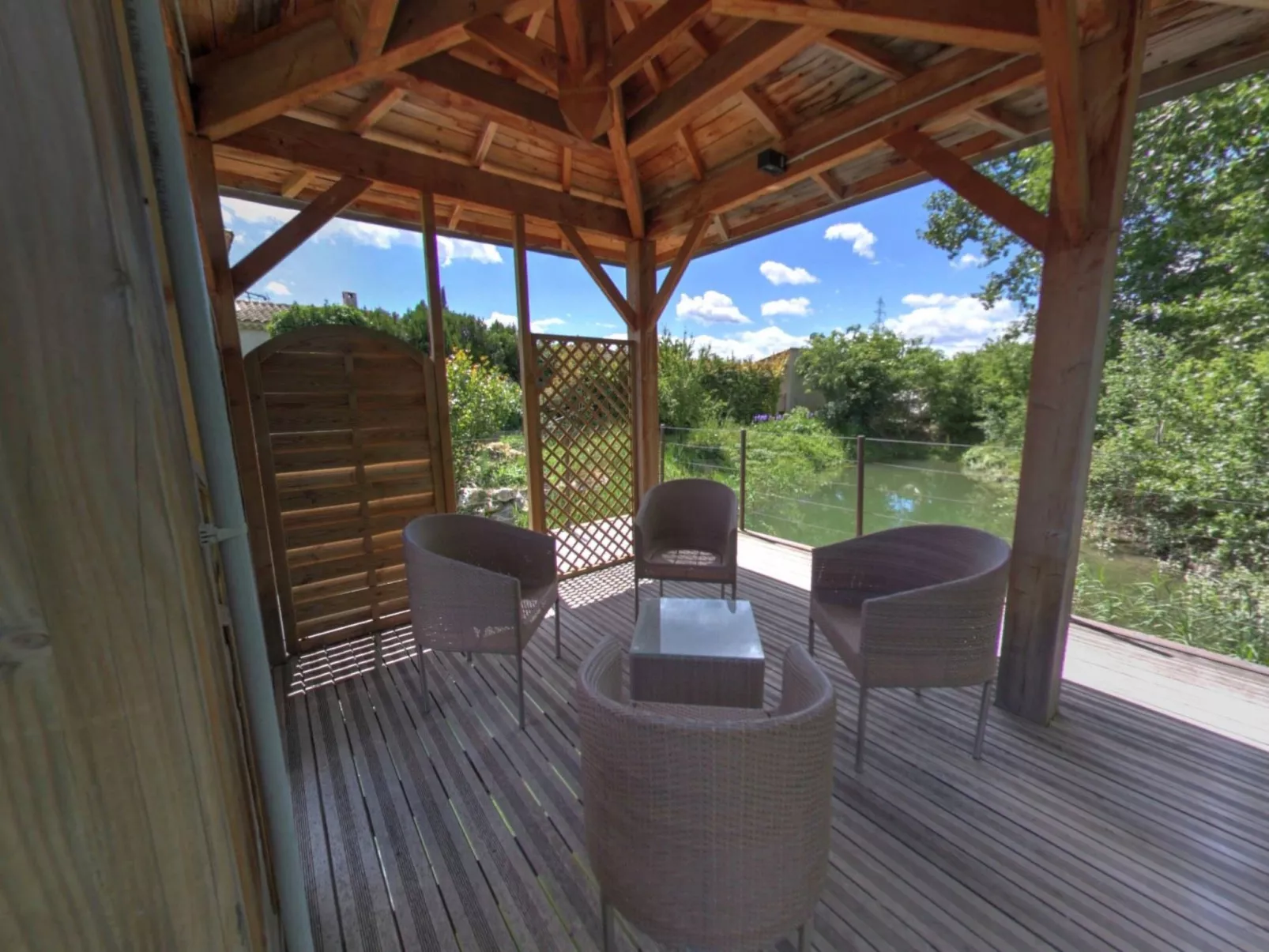 Die Gîtes de Bel-Air im Luberon in der Provence-Buiten