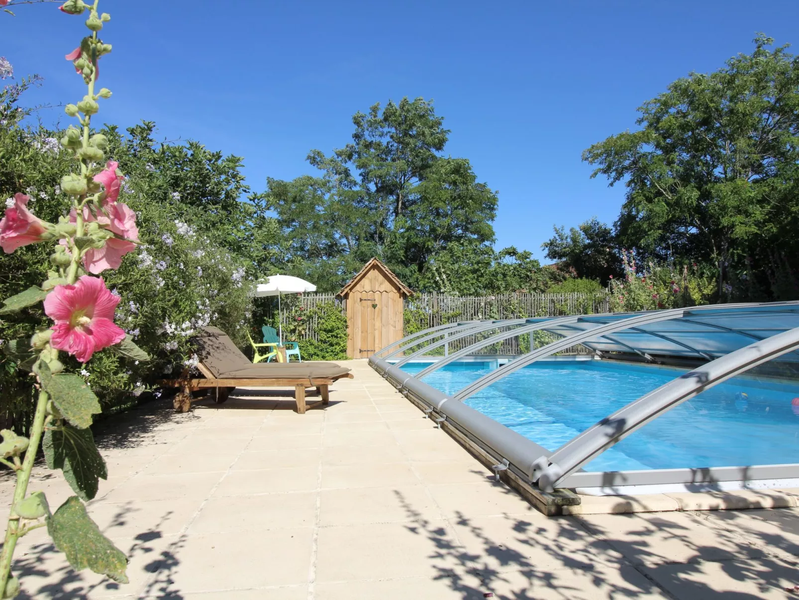 Komfort, Ruhe, privater Pool, EV-Ladestation-Buiten