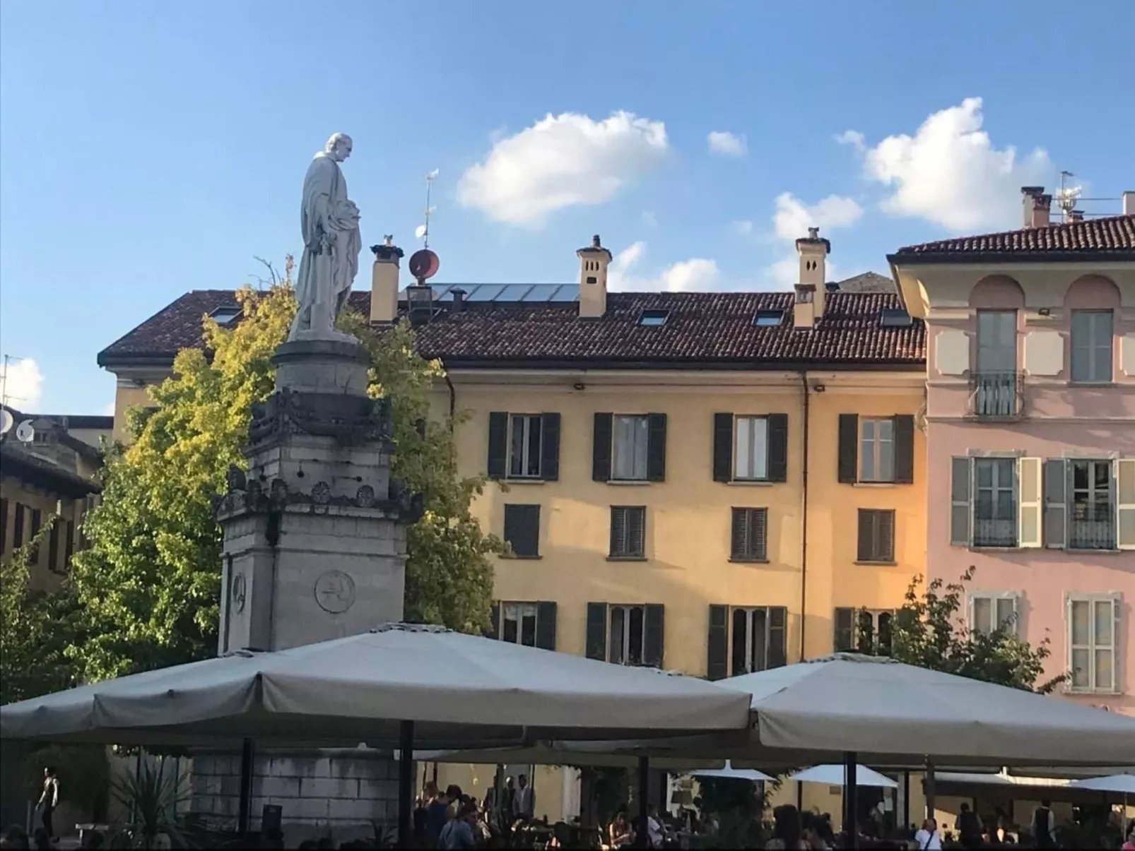 Exklusives Apartment, am Luganersee, mit Außenpool-Buiten