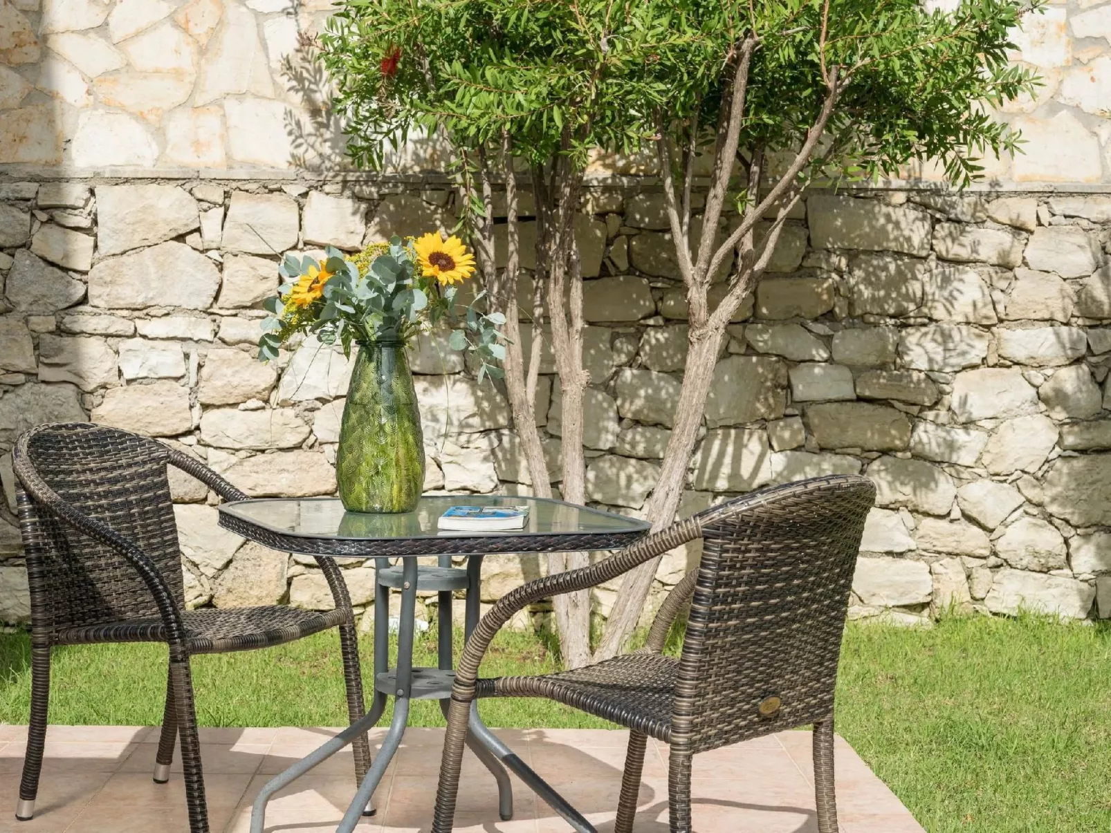 Villa mit Seeblick und Pool in der Nähe von Restaurants-Image-tags.info