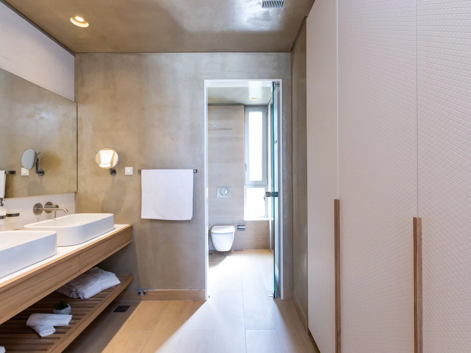 Villa mit beheiztem Pool in der Nähe von Strand und Geschäften-Image-tags.info