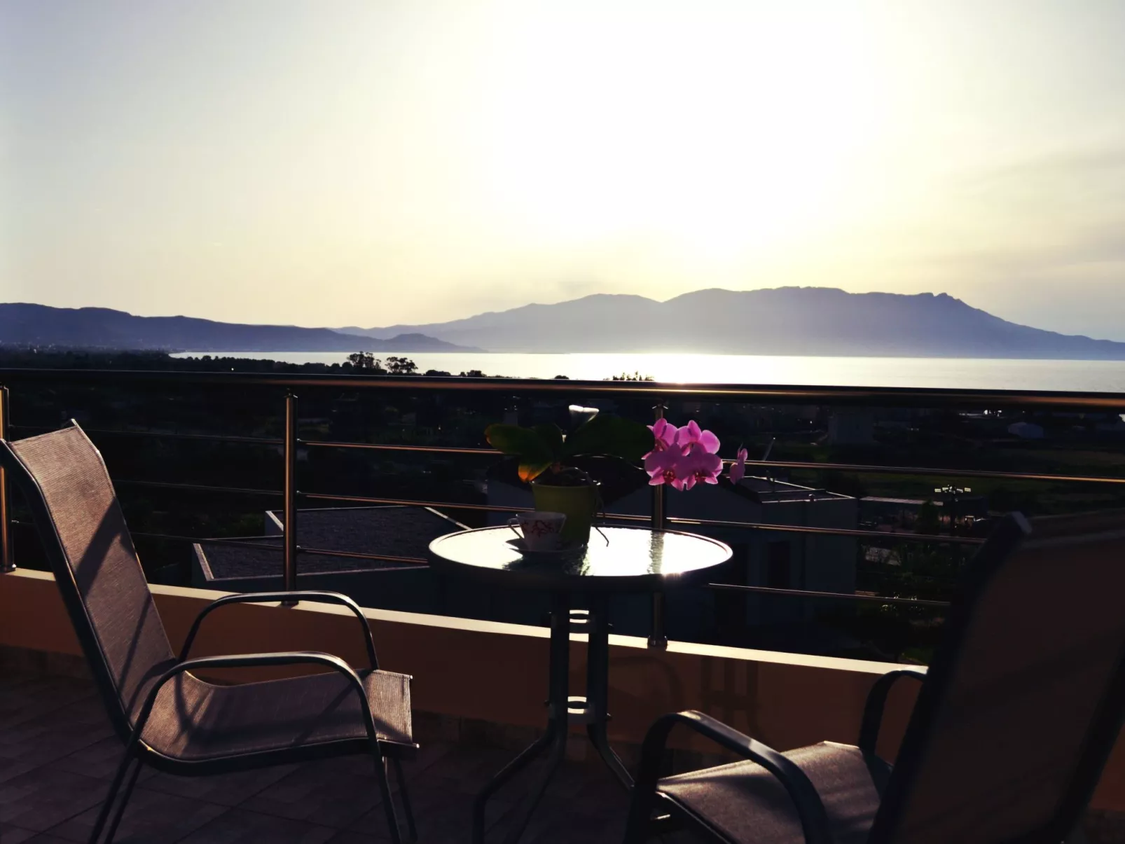 "Sirocco" mit Blick auf das Wasser-Image-tags.info