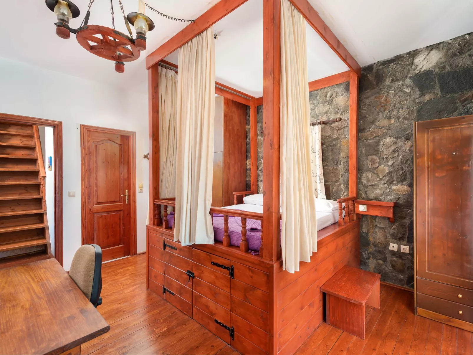 In Notia Rodos mit privatem Garten-Binnen