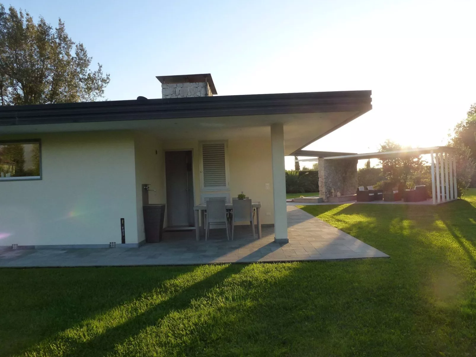 Mit Garten, Grill und Terrasse-Buiten