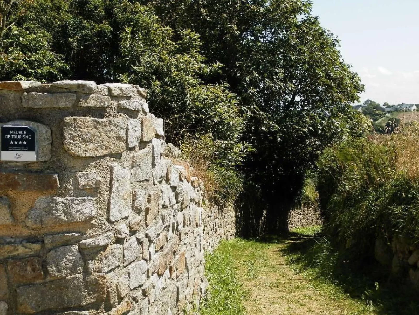 "Tromeal Lasalle" blick auf das Meer. Mit 4 Sternen klassifiziert-Image-tags.info