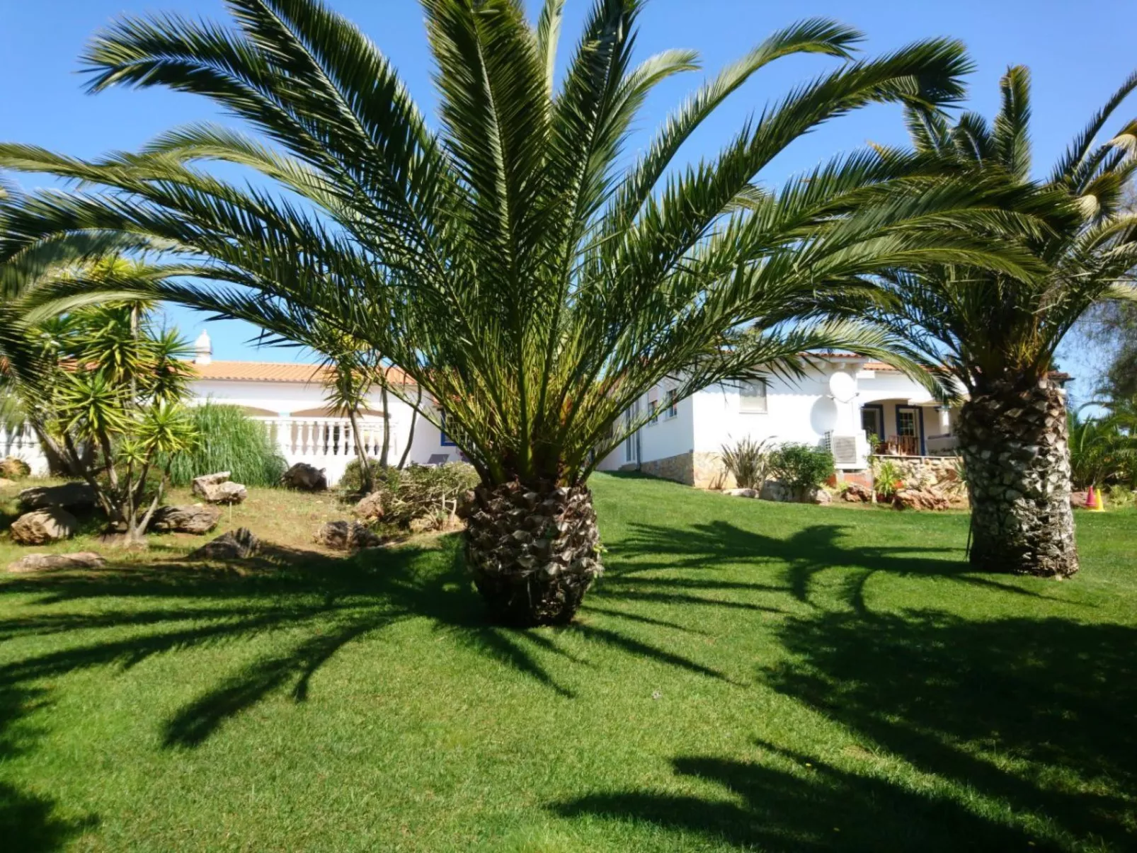 Mit Terrasse und Gemeinschaftspool-Buiten