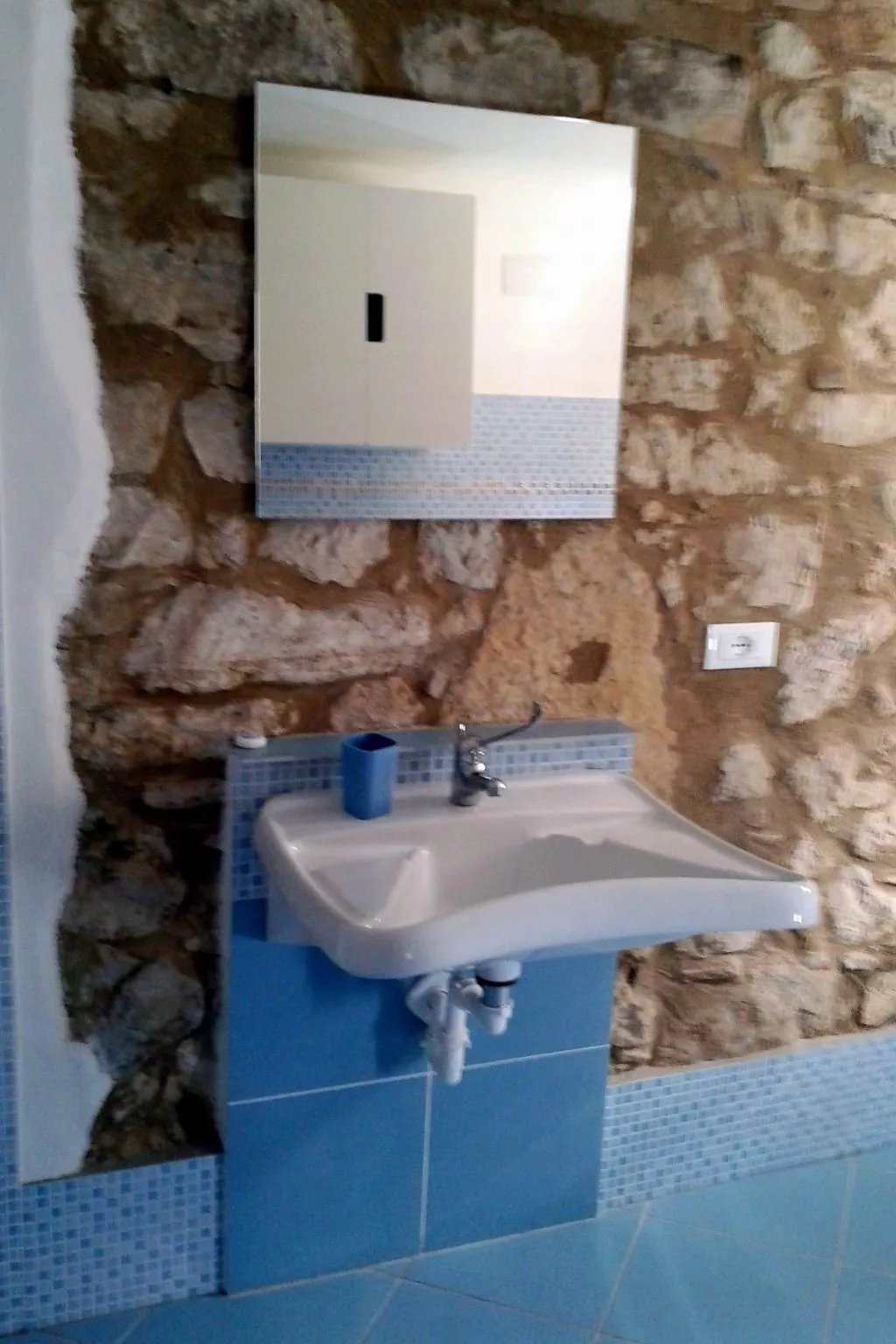 'Dispensa2' mit Pool-Binnen