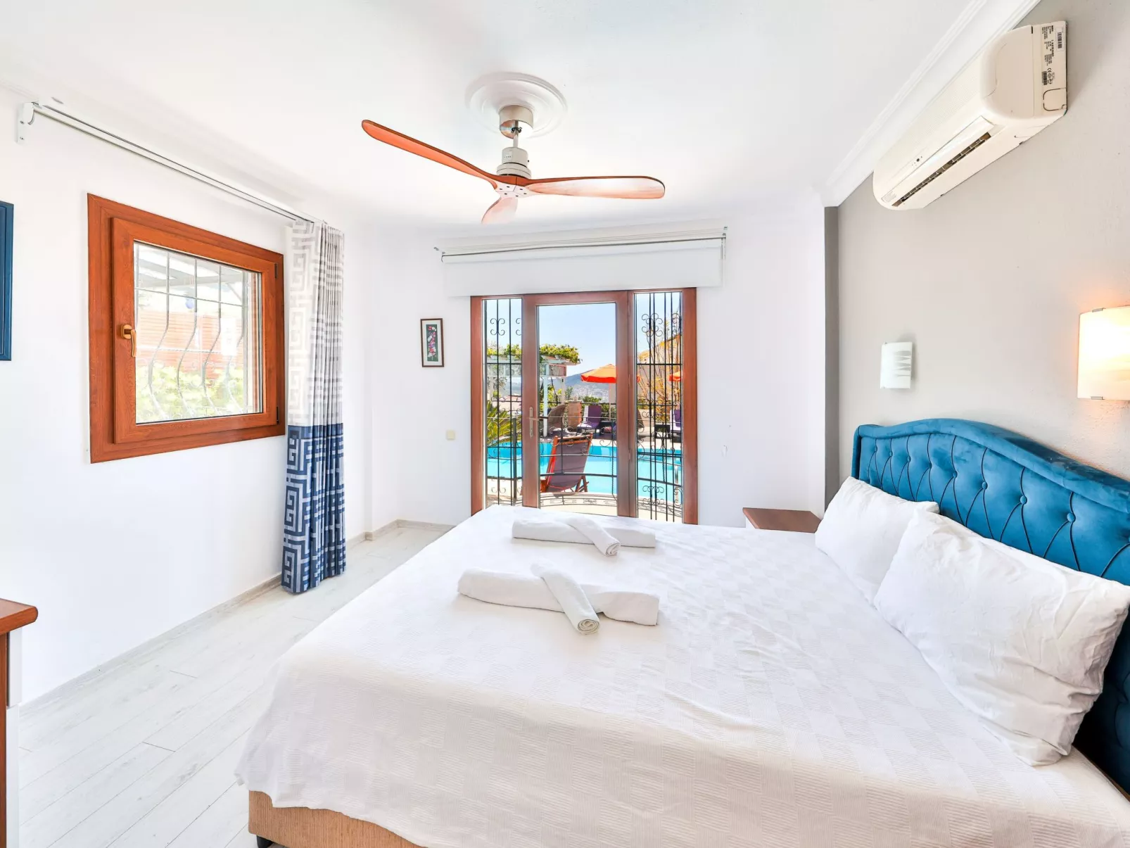 Villa mit Meerblick und privatem Pool-Binnen