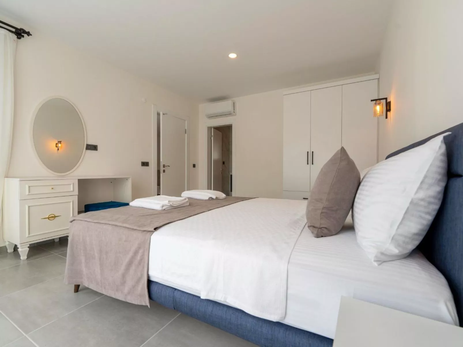 Yasemin-Image-tags.info