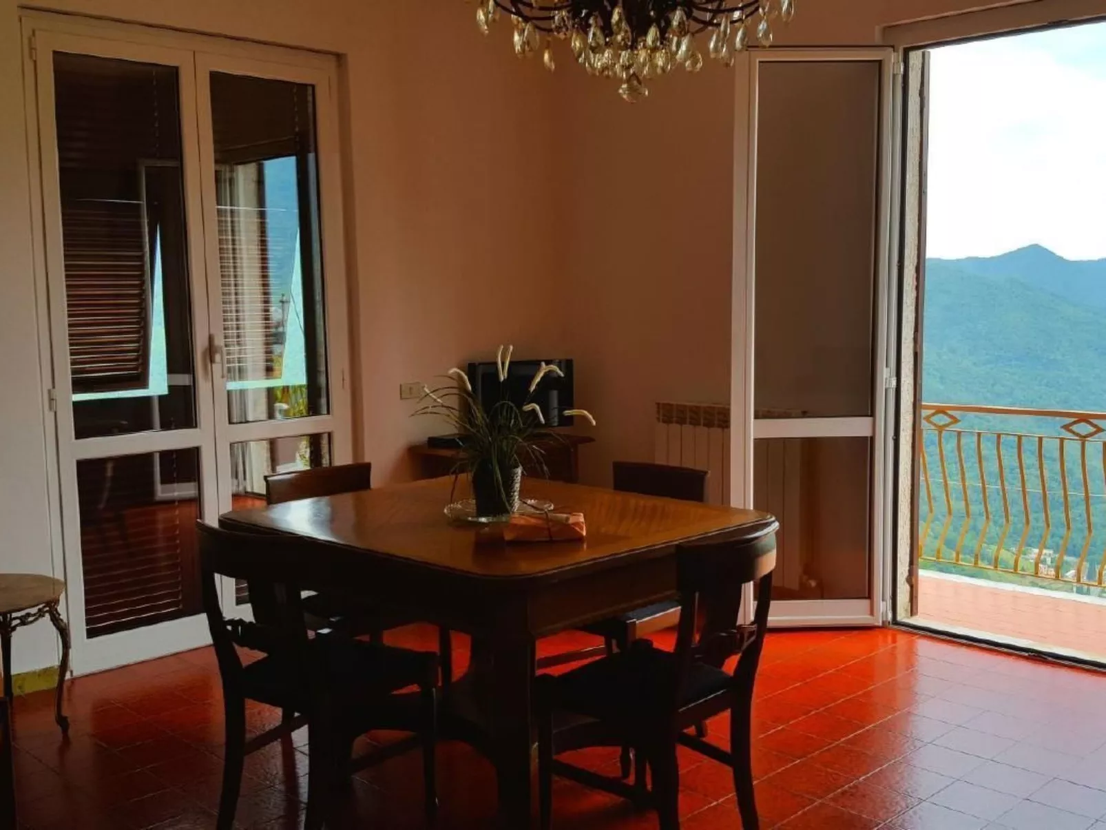 Panoramahaus zwischen den Cinque Terre und Portofino-Binnen