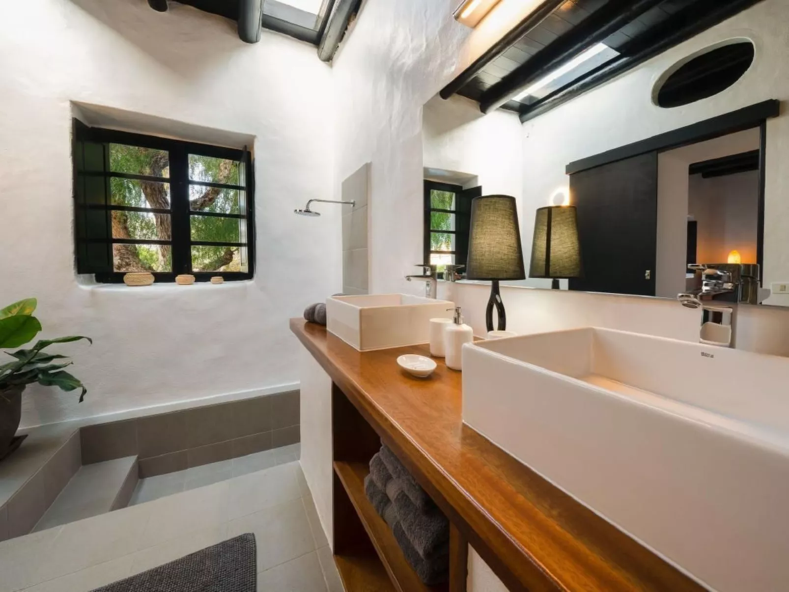 Bauernhaus mit großem Garten und beheiztem Pool-Binnen