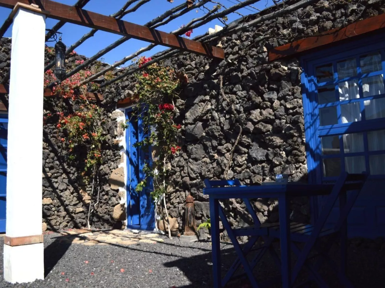 Lavastein-Bauernhaus Yazmina mit schönem Garten-Image-tags.info