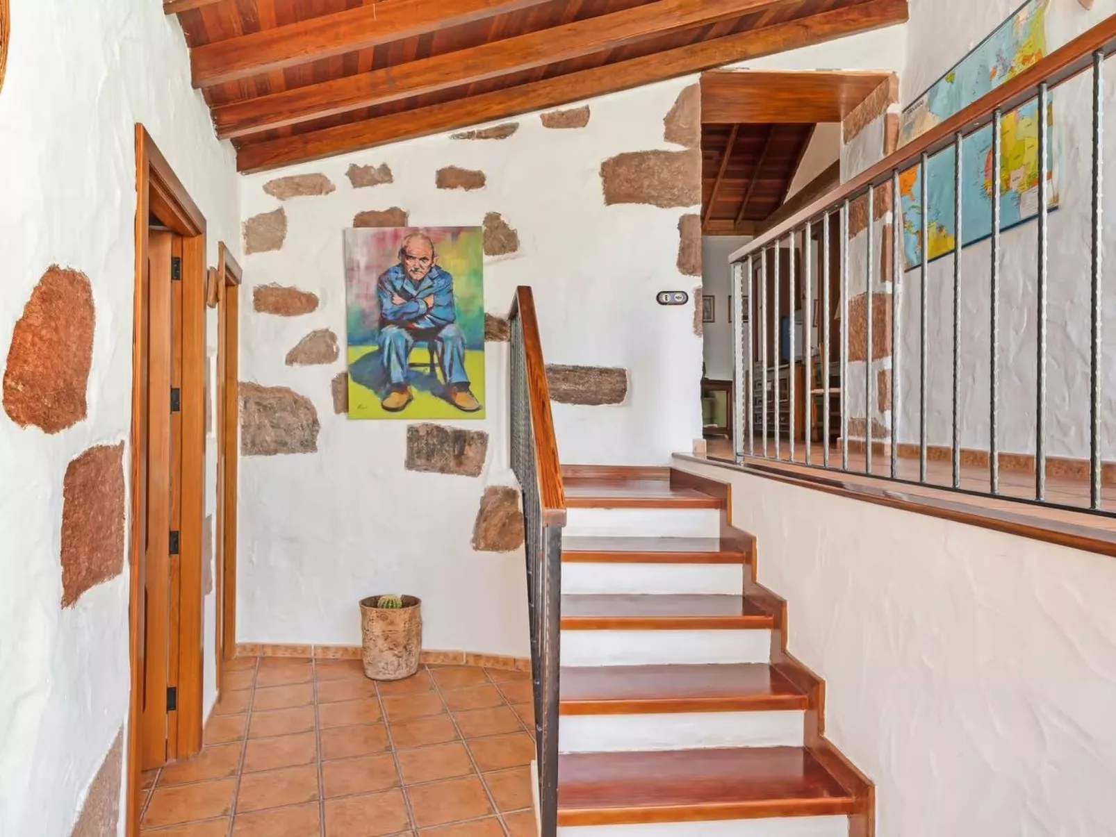 Die Schule von La Sorrueda-Buiten