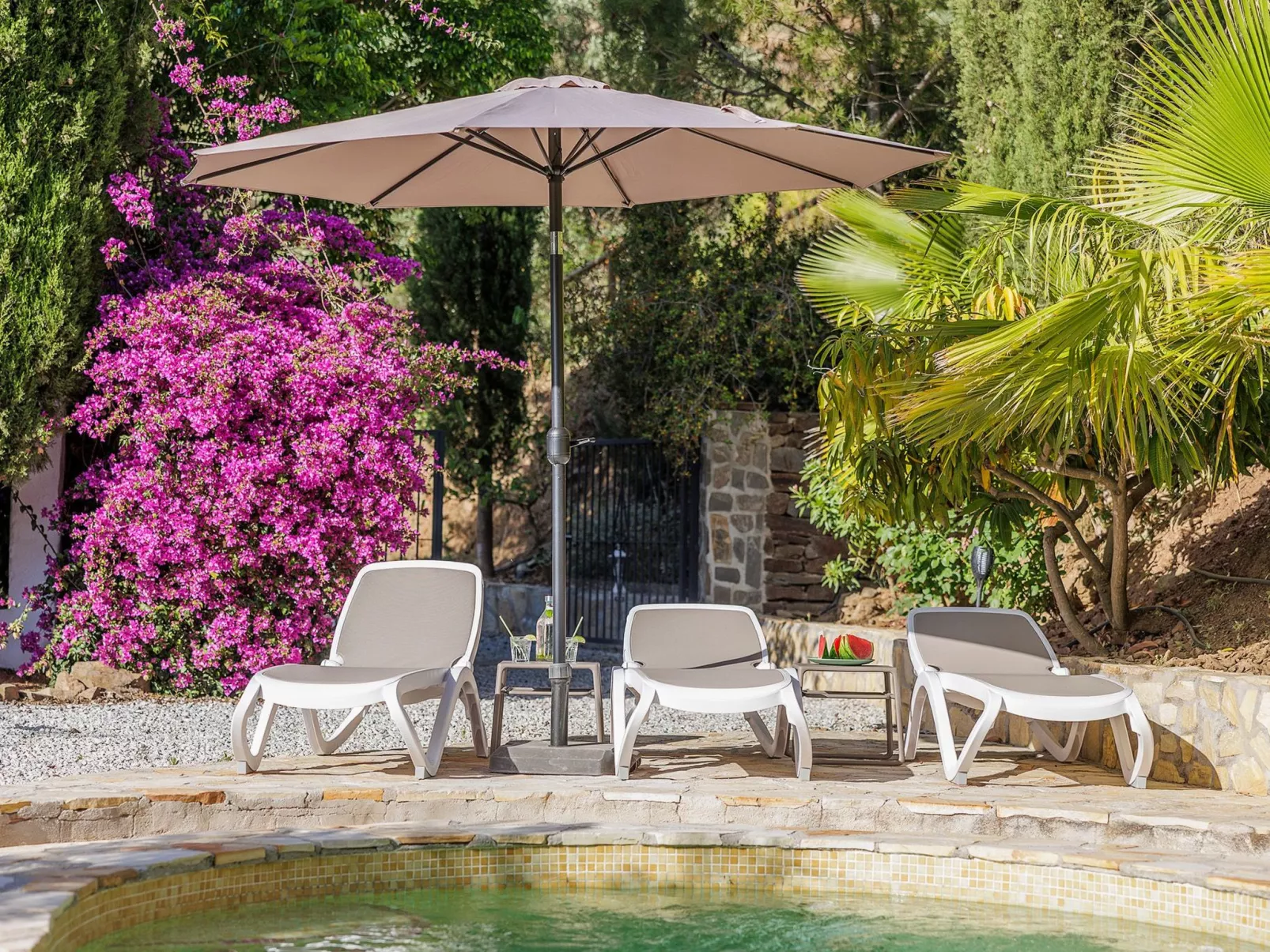 Hundefreundliches Ferienhaus mit privatem Pool-Buiten