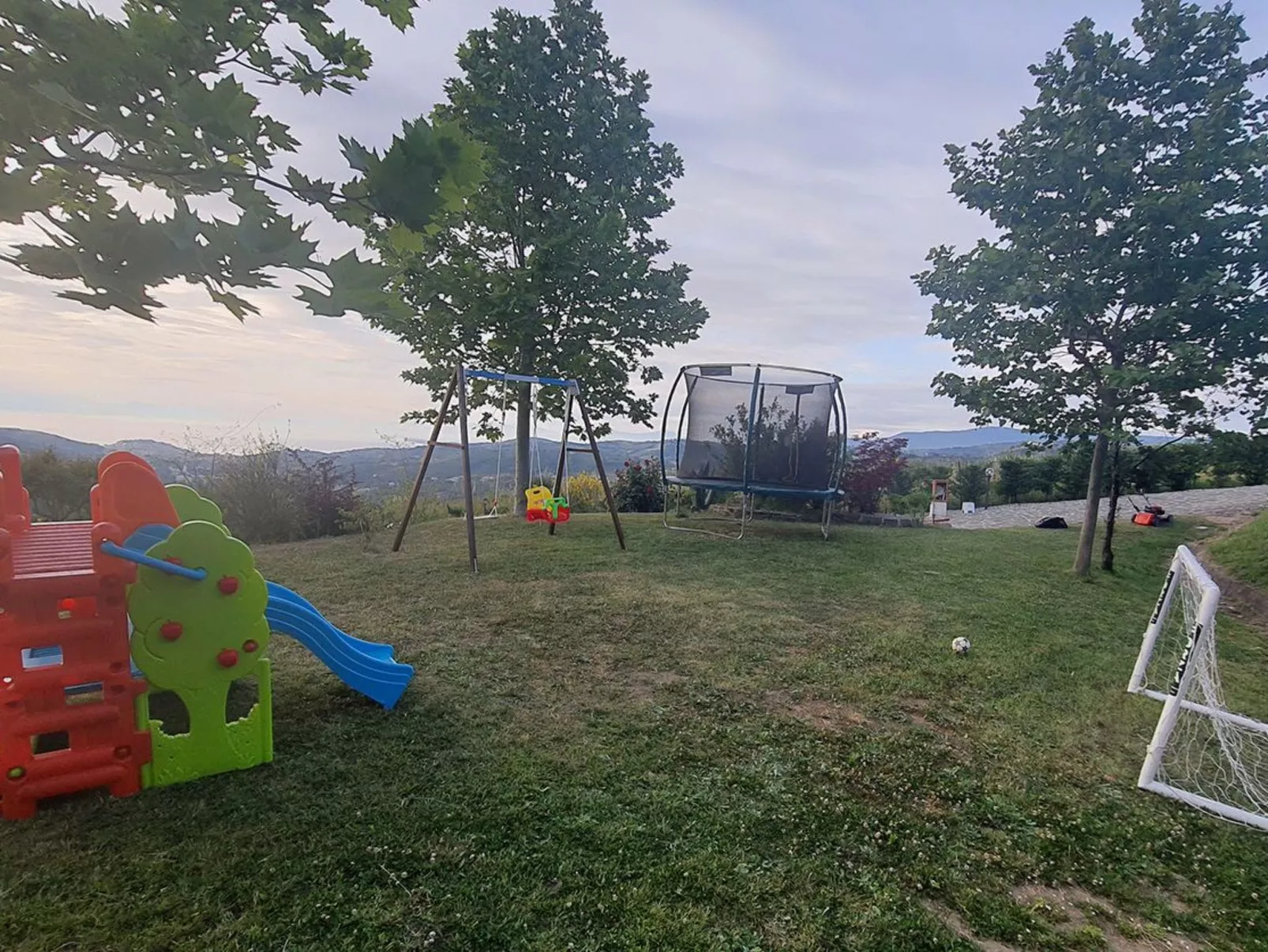 Chalet 'Panorama' mit Infinity-Pool-Buiten