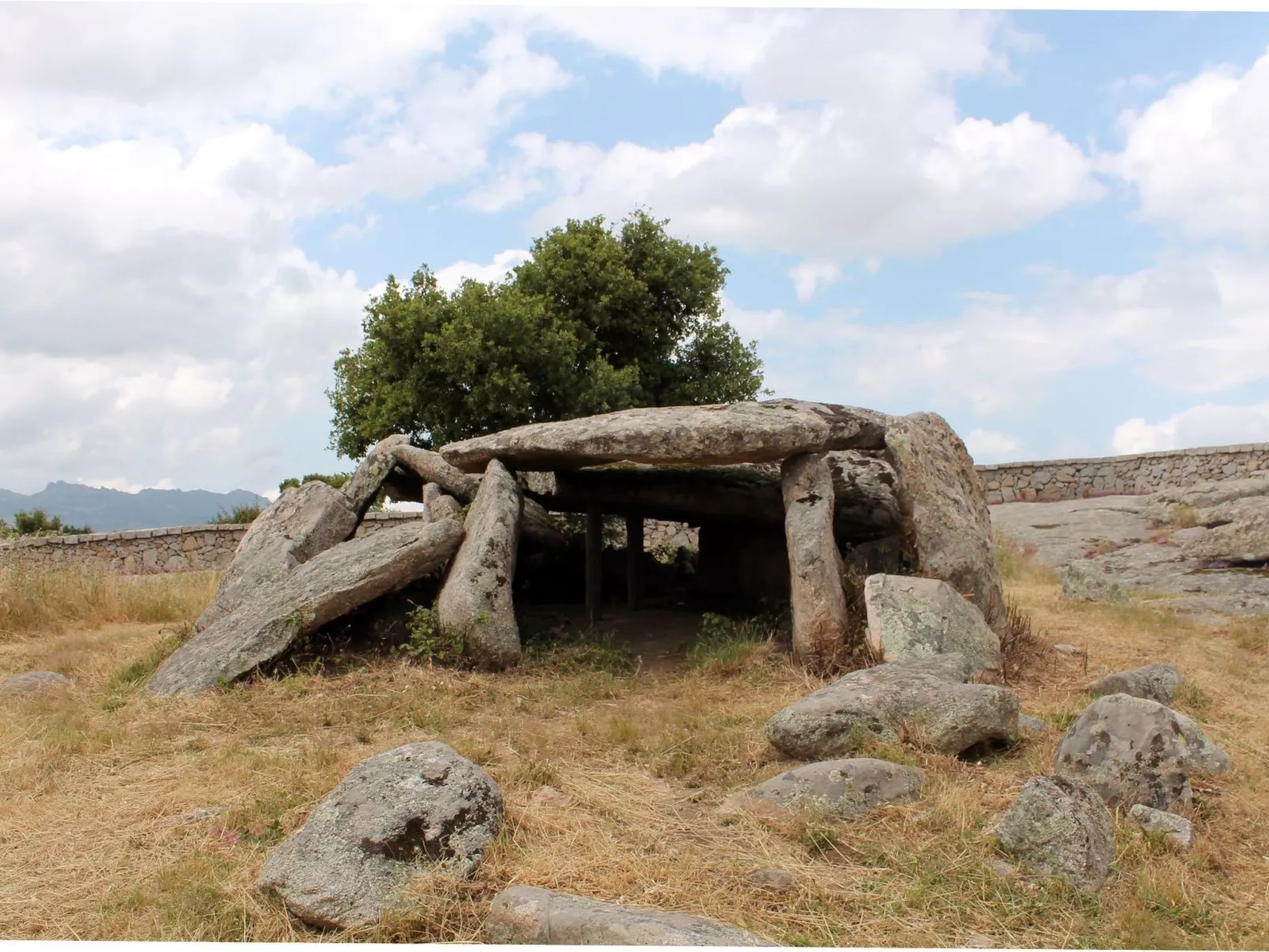 Stazzo mit Garten in Luogosanto-Buiten