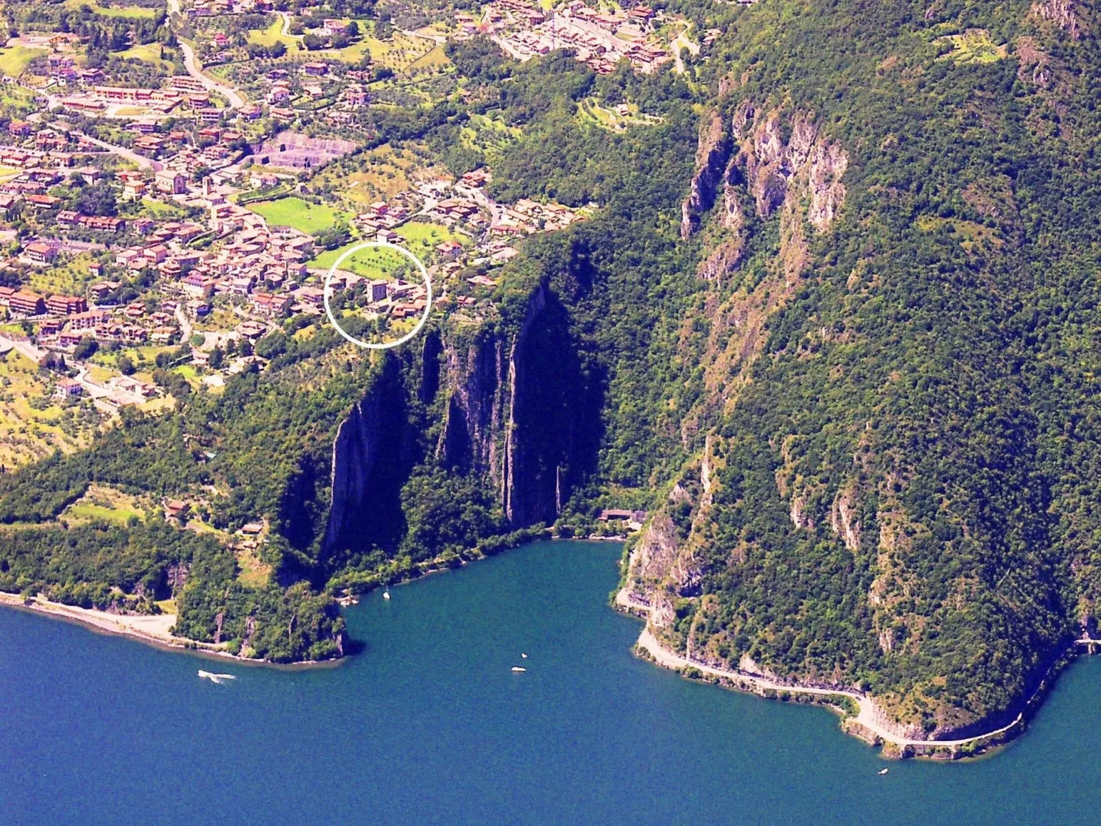 Studio-Apartment mit Zwischengeschoss in einem historischen Gebäude in Zorzino-Buiten