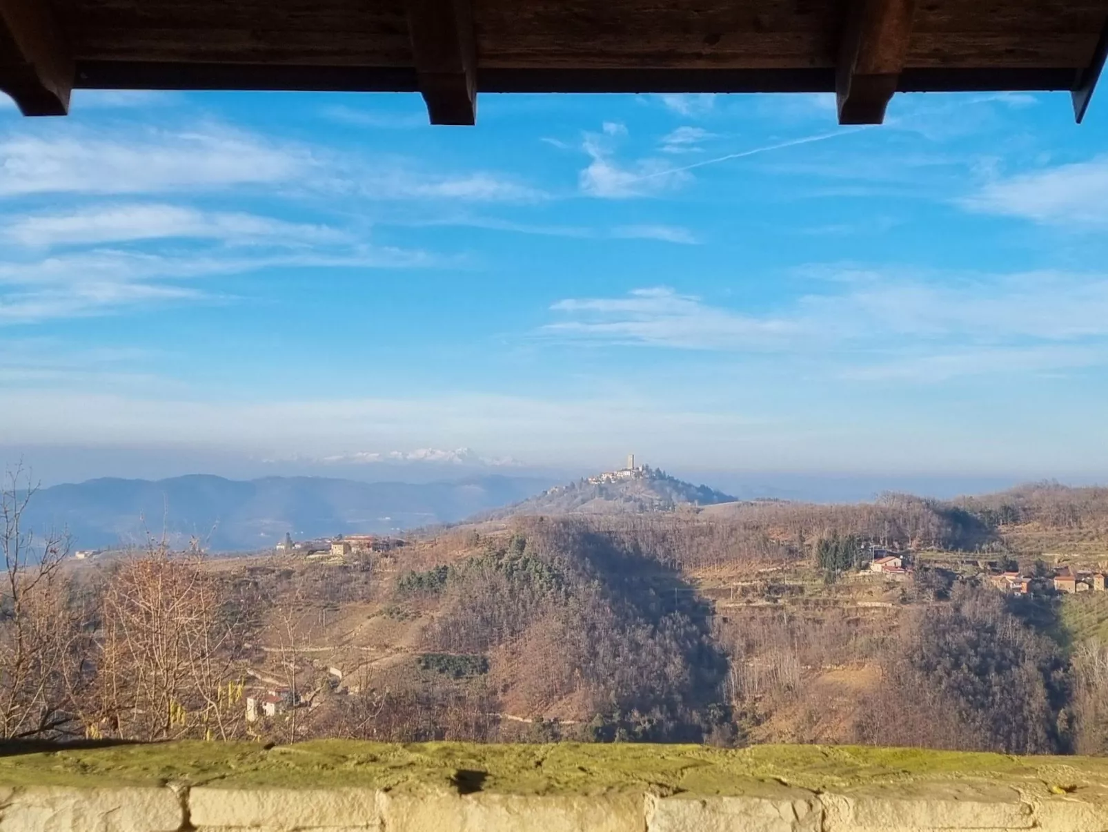 Cascina Bricco 'Ein Balkon in den Alpen-Buiten