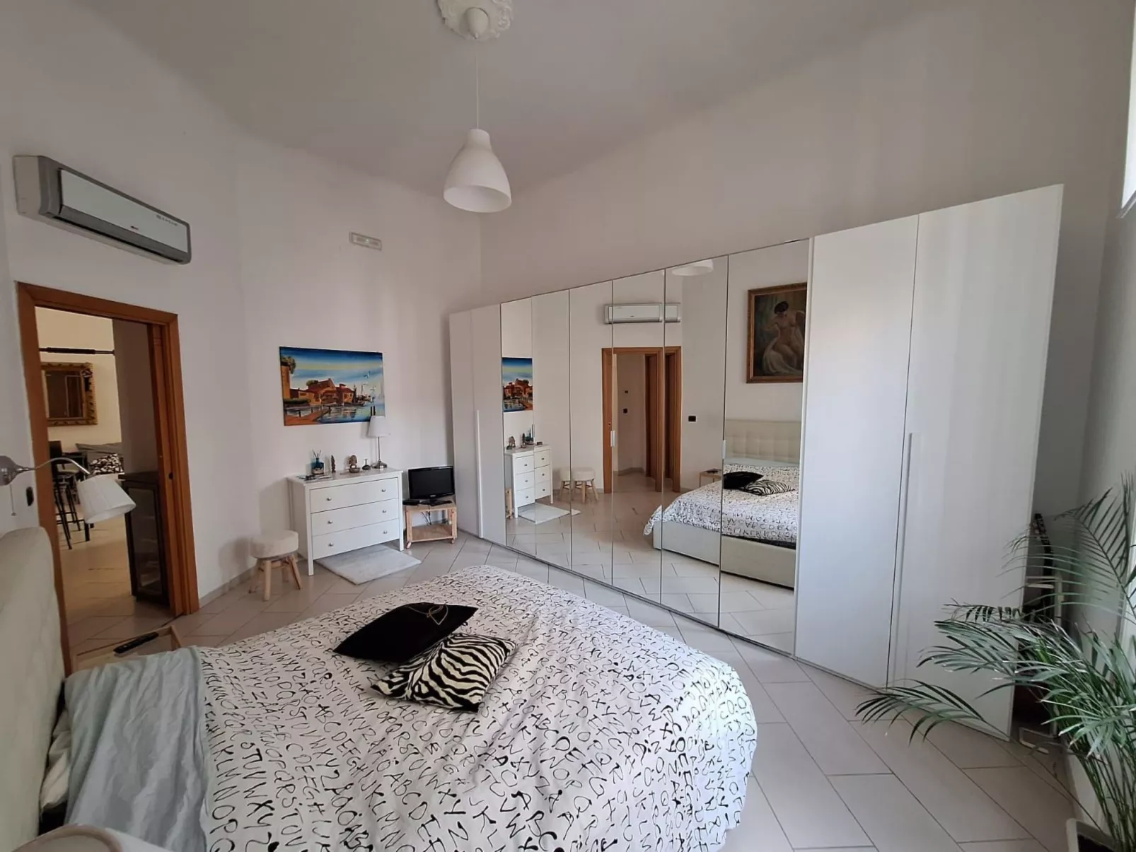 Touristenwohnheim "Via tanzi 27 bari"-Image-tags.info