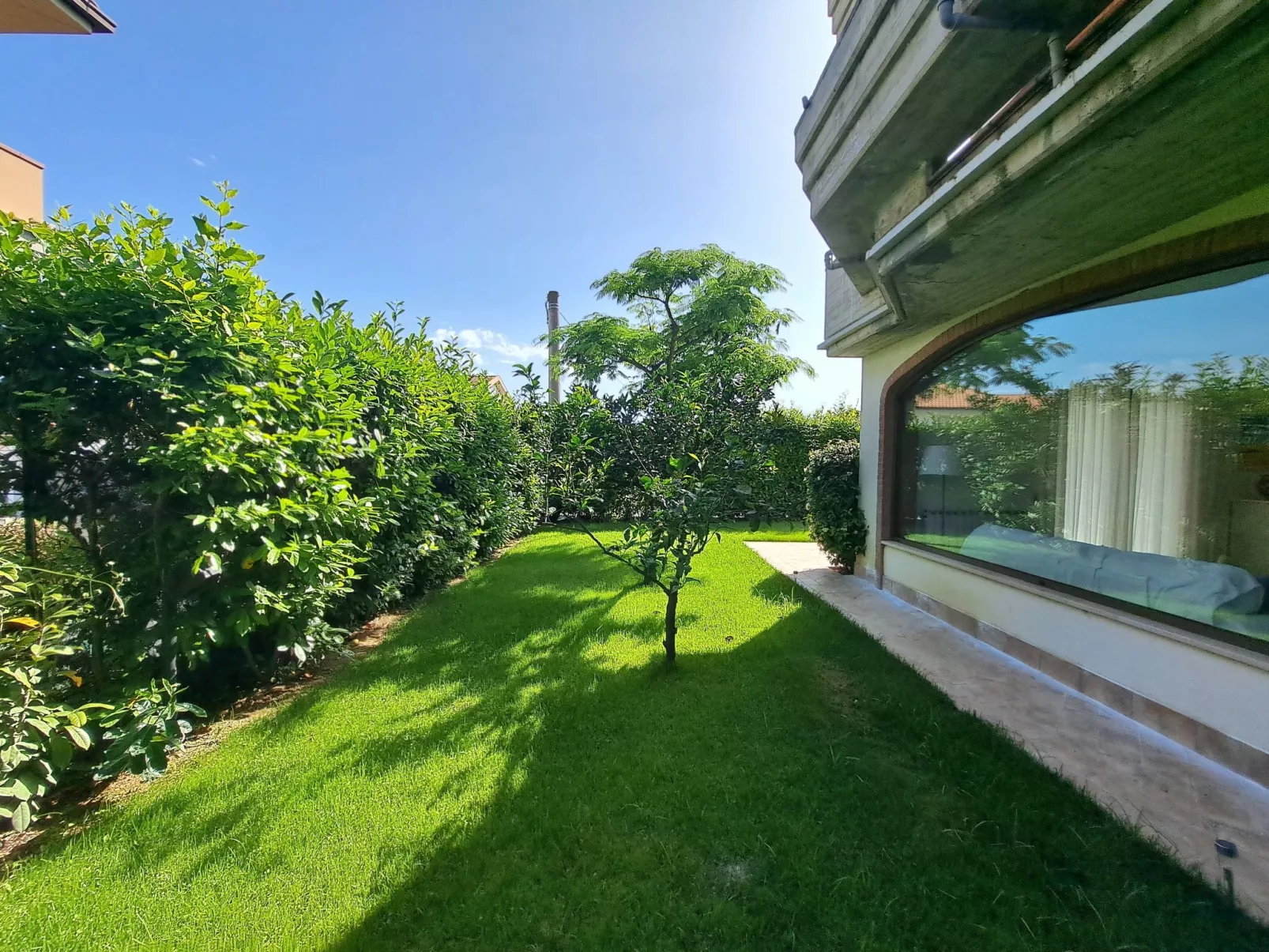 "Daphne Experience".-Buiten