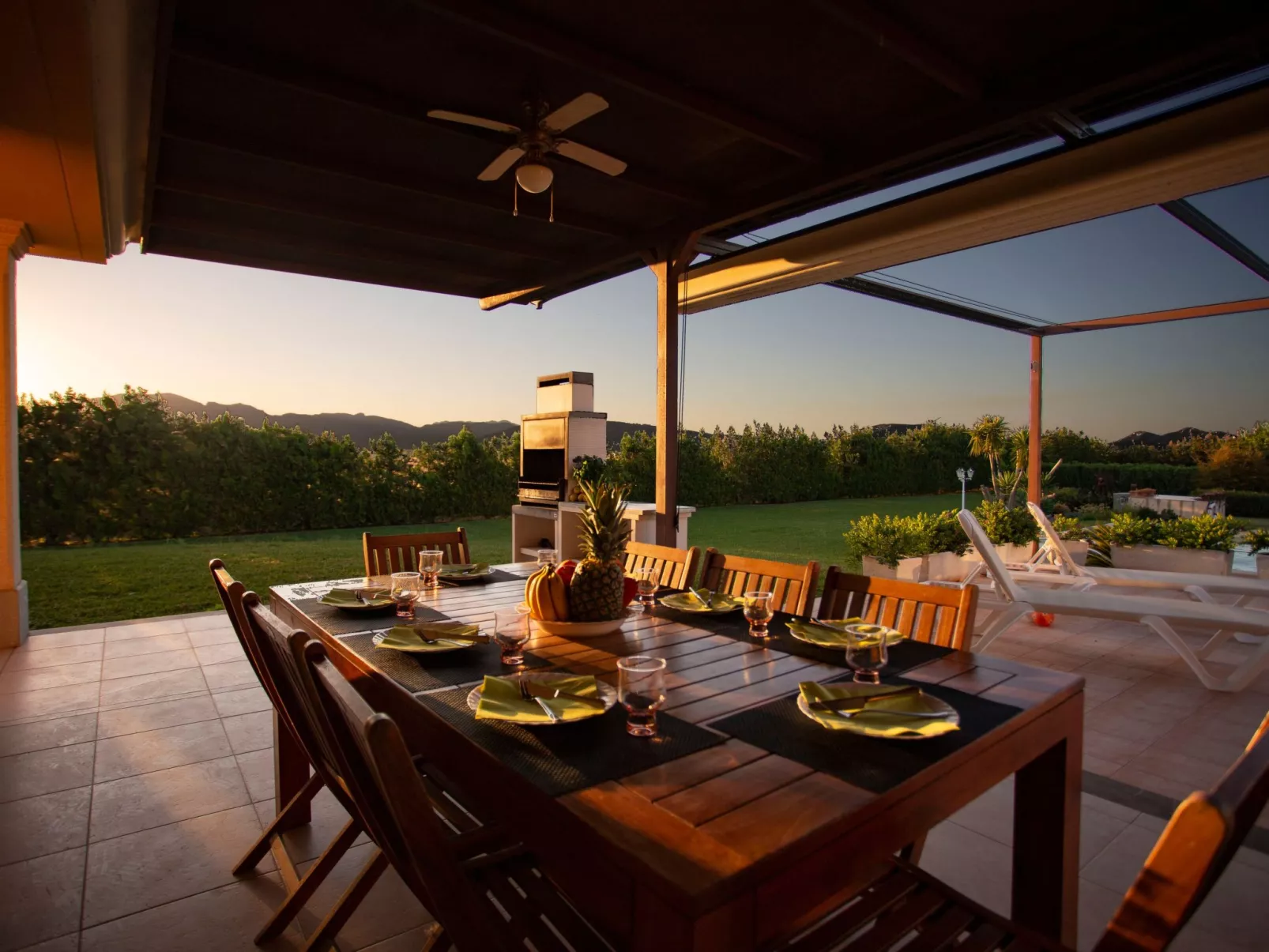 Can Vanrell, mit Schwimmbad, Jacuzzi und Rasenfläche.-Buiten