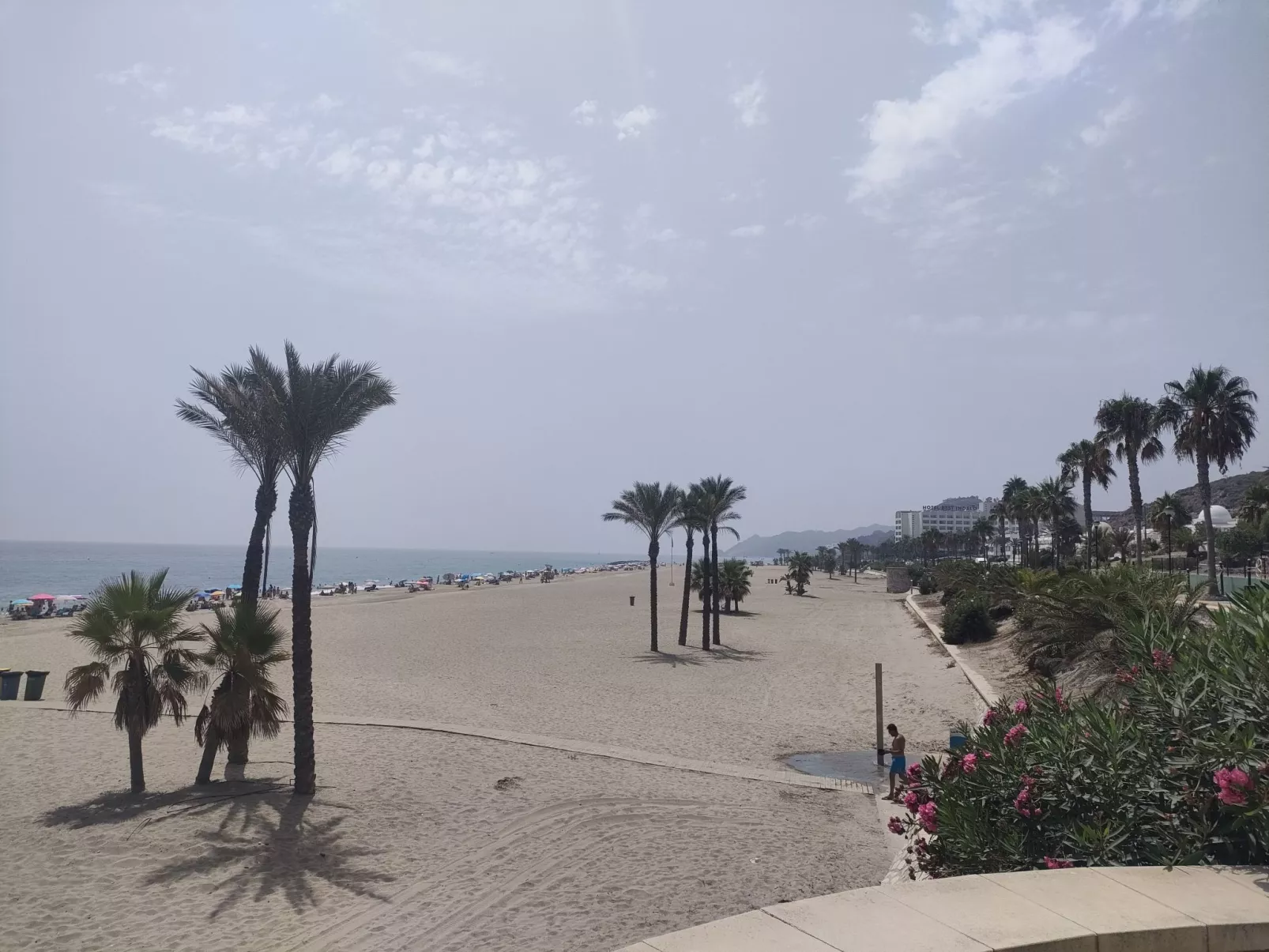 "La Invincible Moja" (Die unbesiegbare Moja)-Buiten