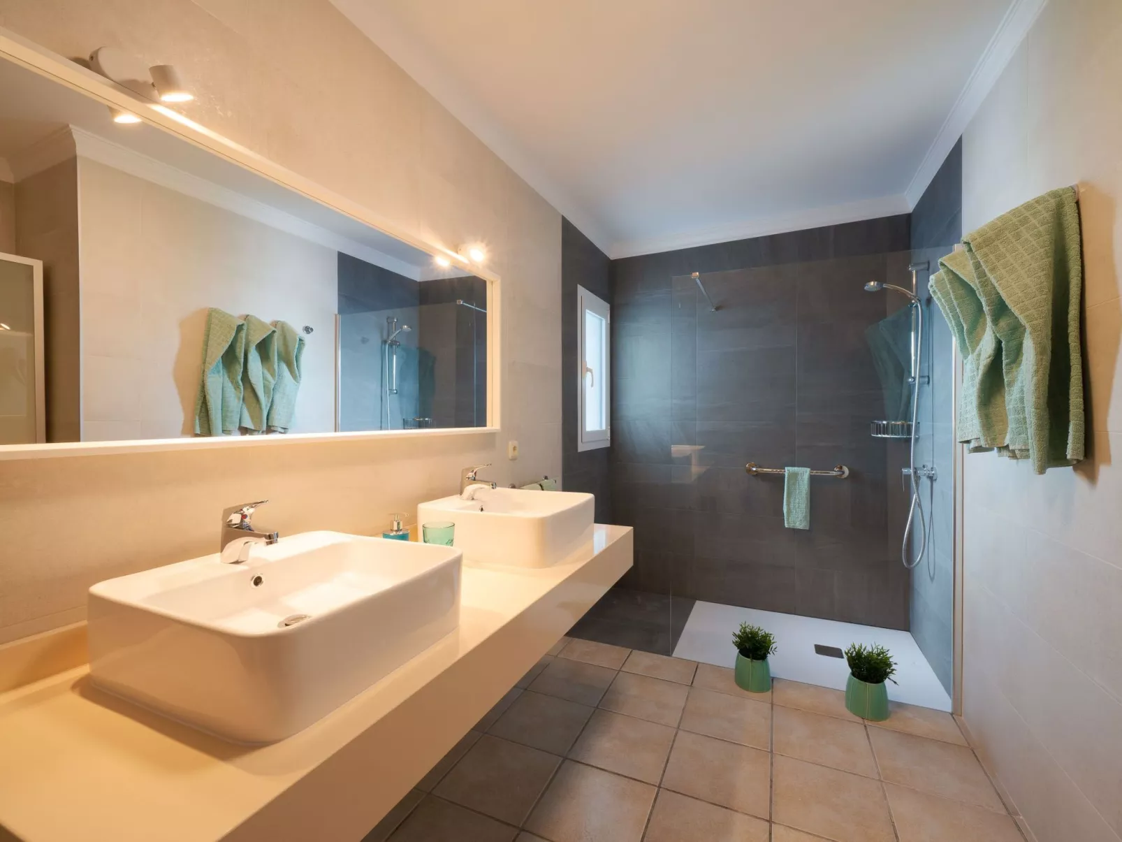 Großes Appartement mit Meerblick auf Lanzarote-Image-tags.info