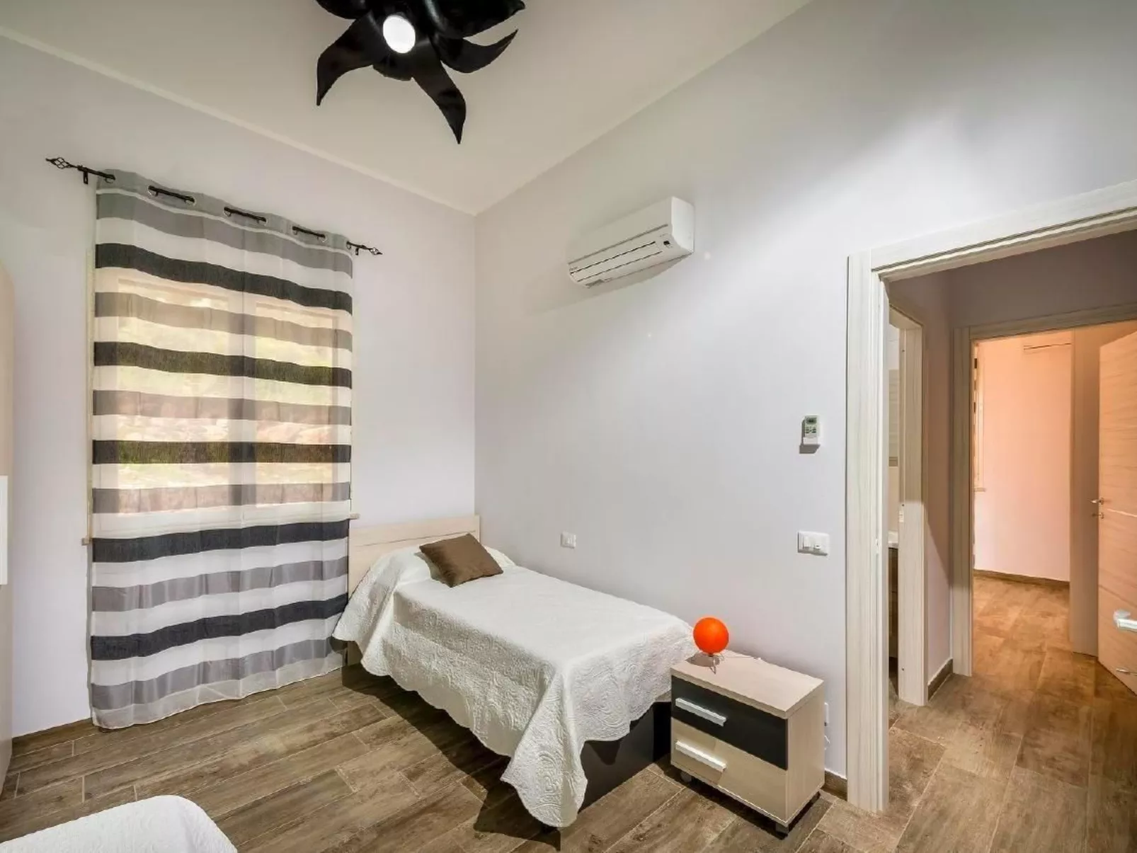 "Mare e Monti" mit eigenem Pool-Binnen