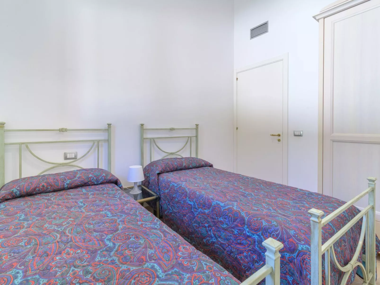 Sterlizia, Villa mit Pool in Meeresnähe-Image-tags.info