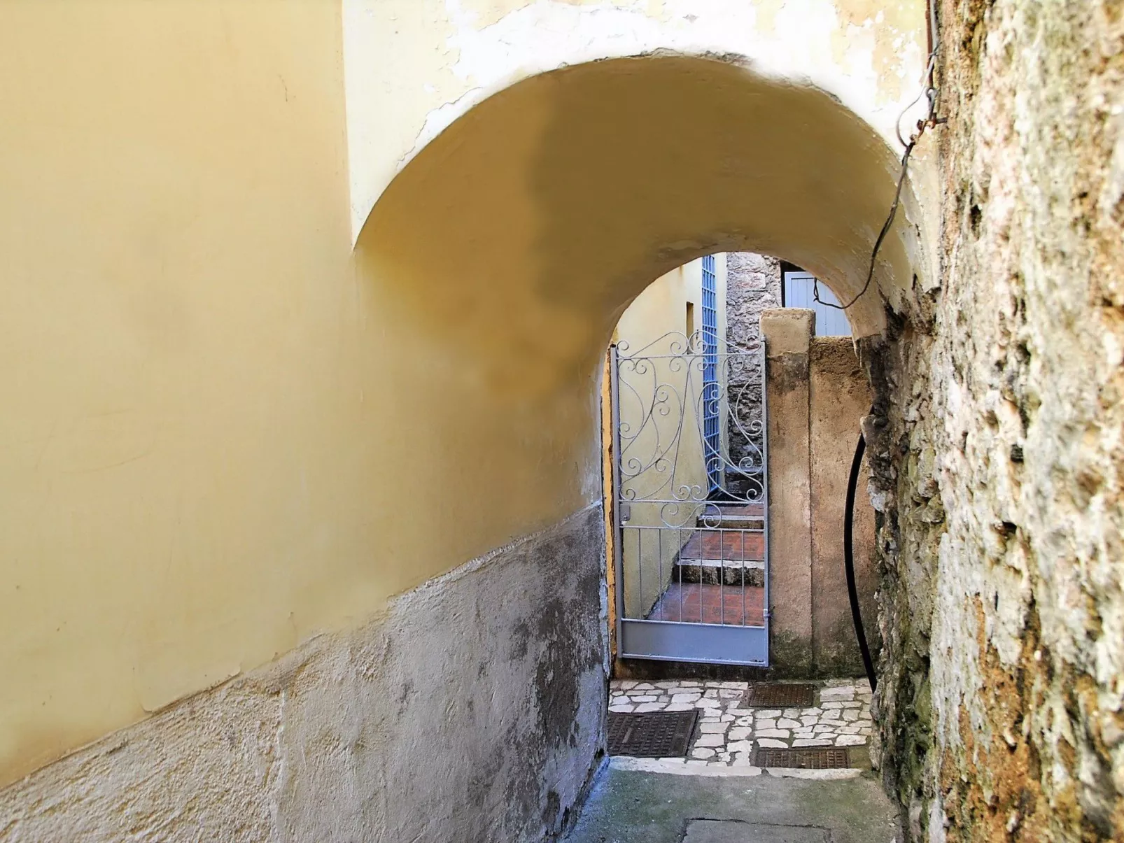 Domhaus mit Blick auf den Golf von Gaeta-Image-tags.info