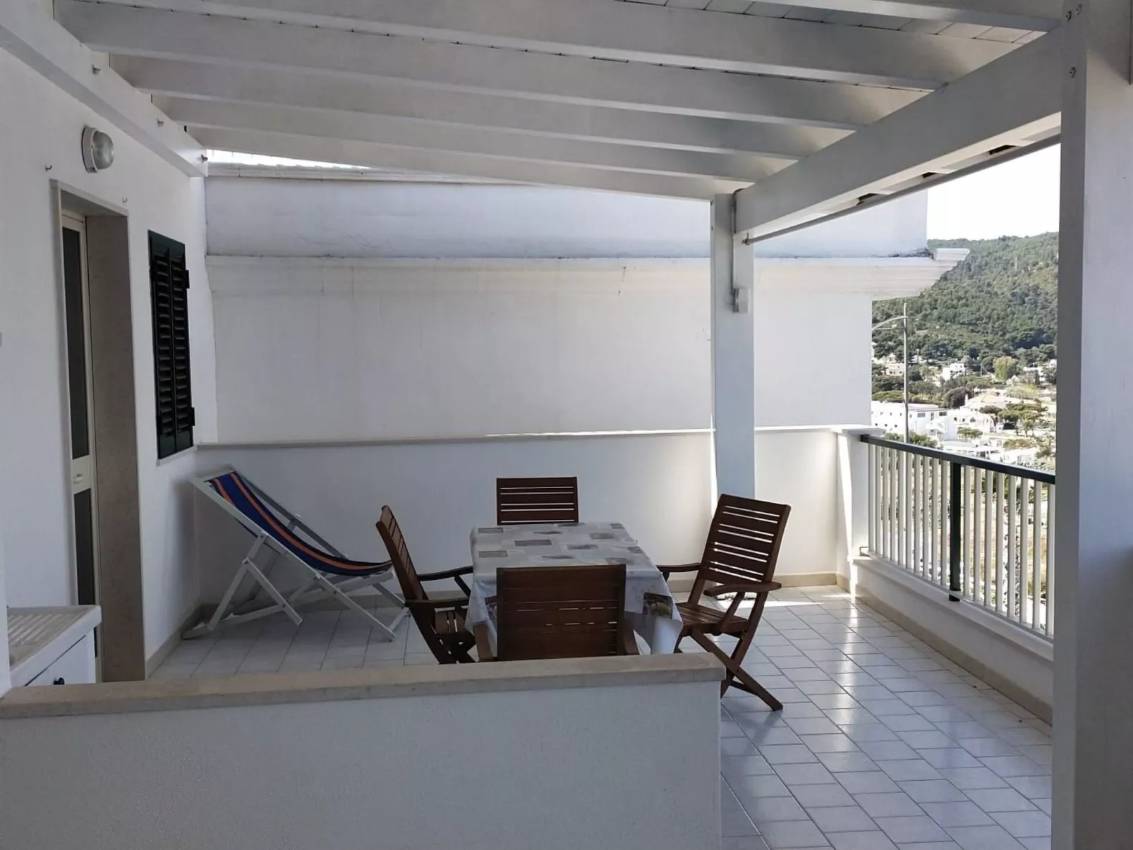 Zwei-Zimmer-Wohnung mit Meerblick-Image-tags.info